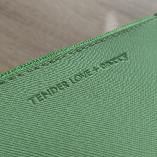 TENDER LOVE + CARRY zipper pouch green