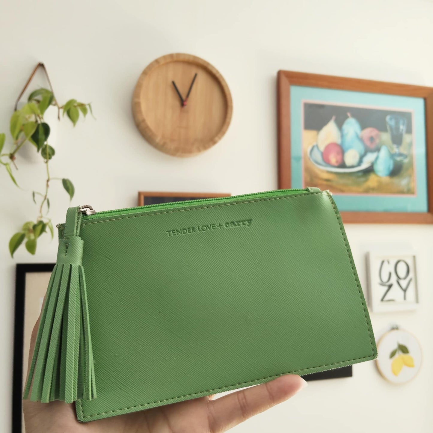 TENDER LOVE + CARRY zipper pouch green