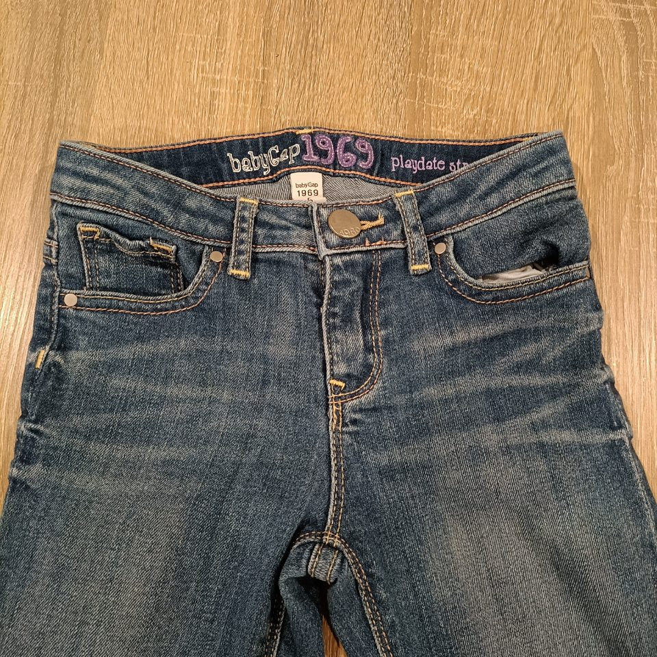 GAP jeans size 5yrs girl (playdate straight)