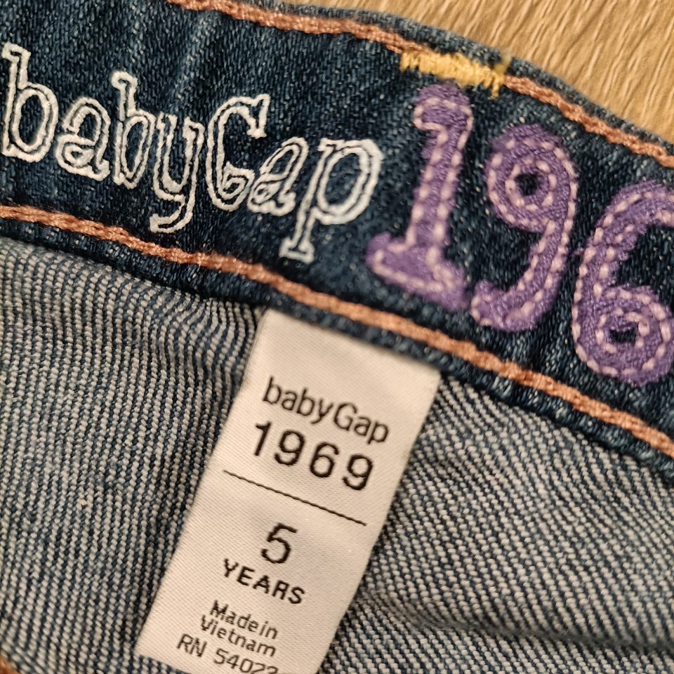 GAP jeans size 5yrs girl (playdate straight)
