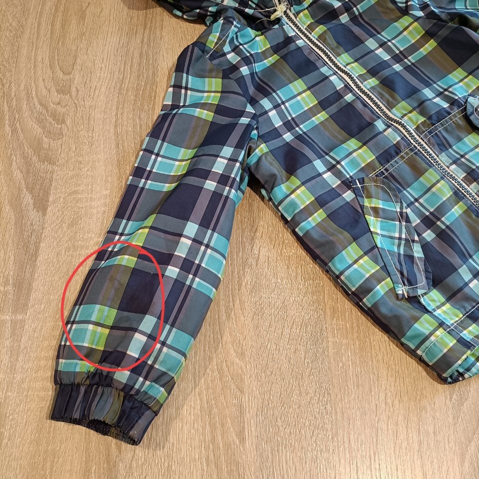 OSHKOSH jacket size 4 boys checkered