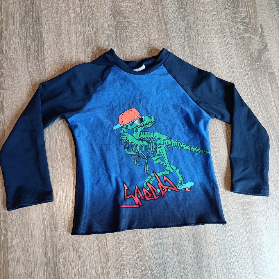 SPEEDO swim top size 6 boys long sleeve