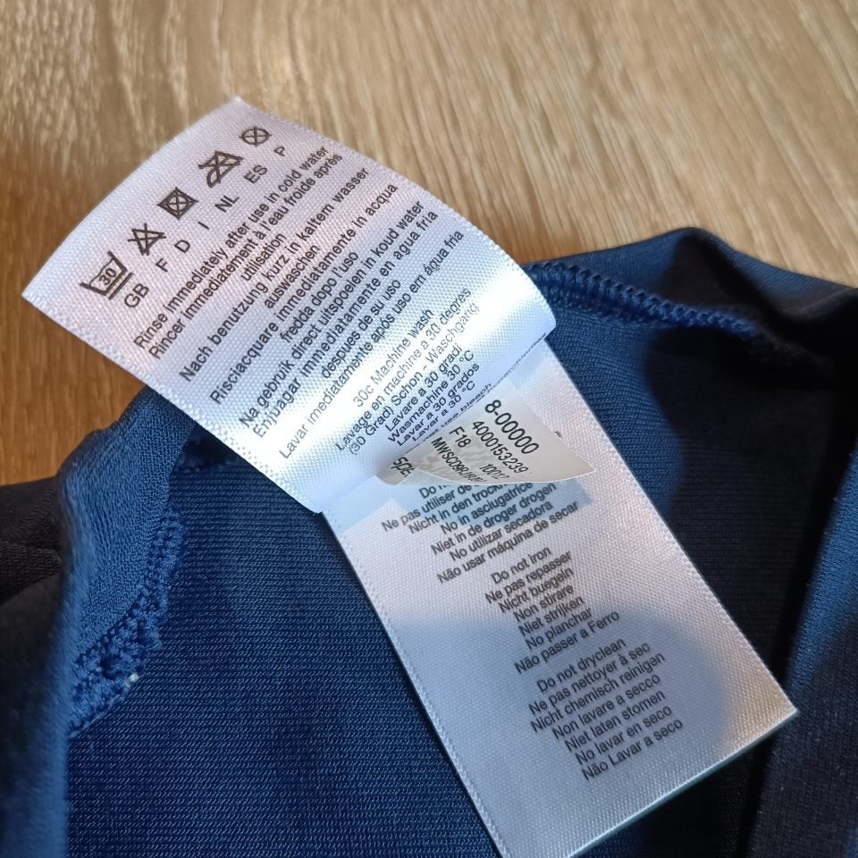 SPEEDO swim top size 6 boys long sleeve