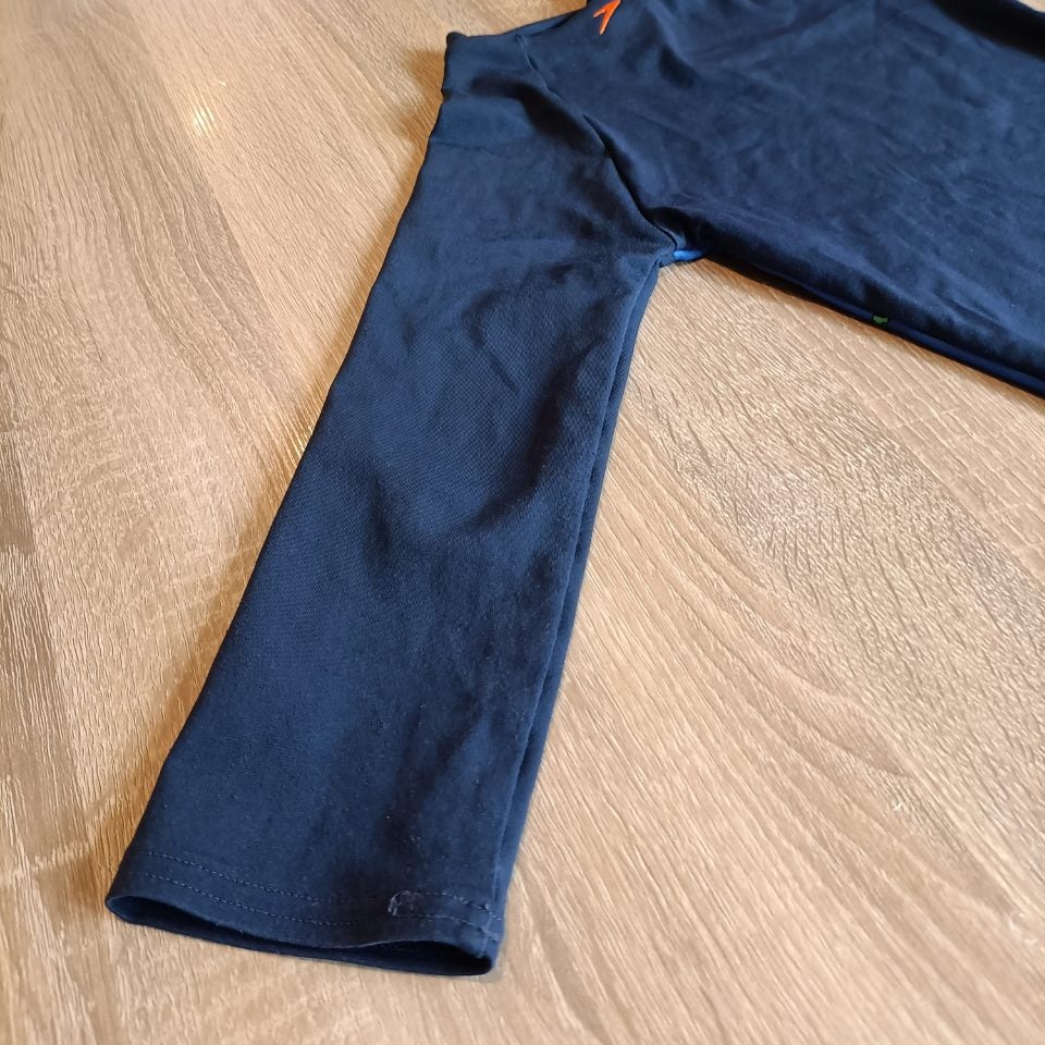 SPEEDO swim top size 6 boys long sleeve