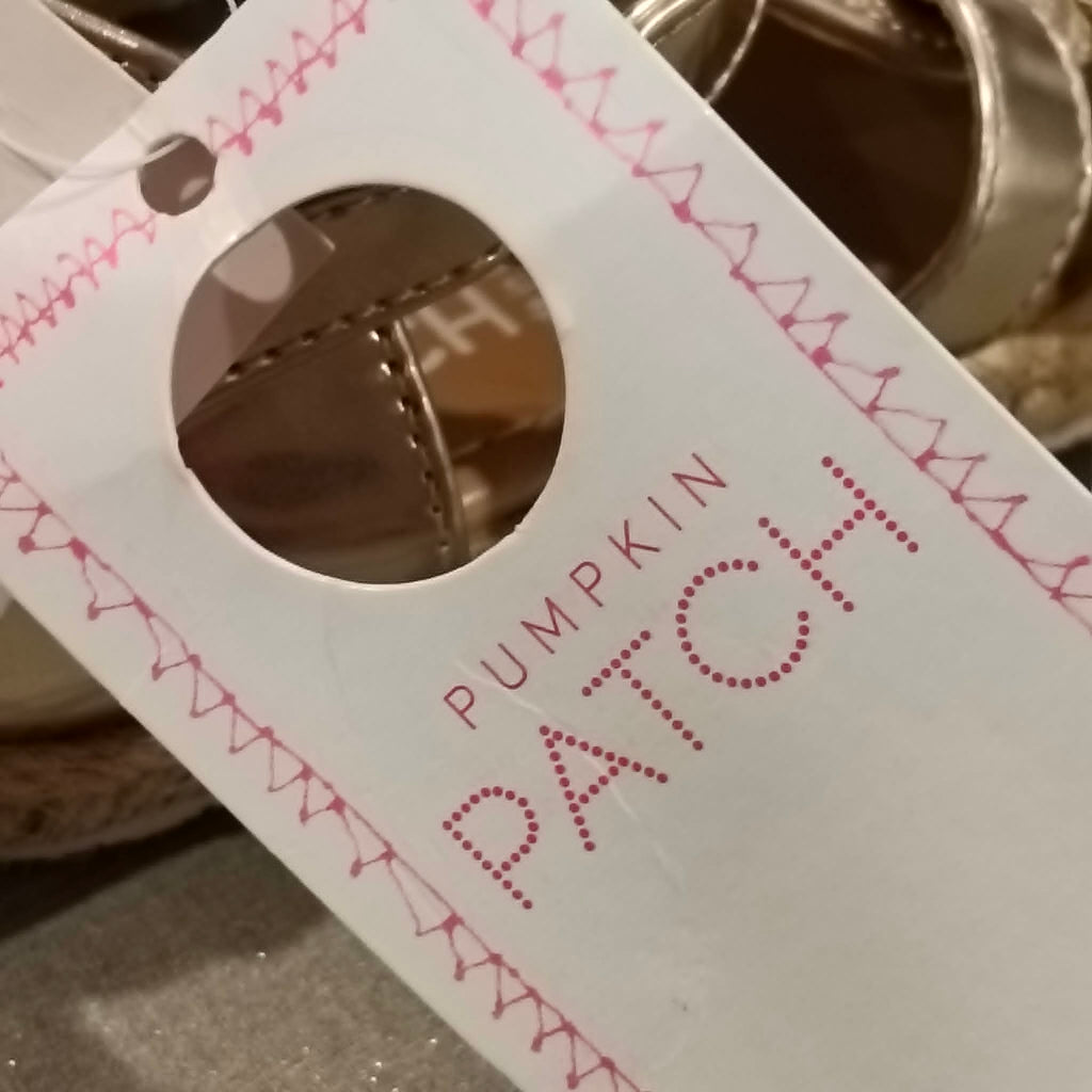 New PUMPKIN PATCH gold sandals size 9 girls