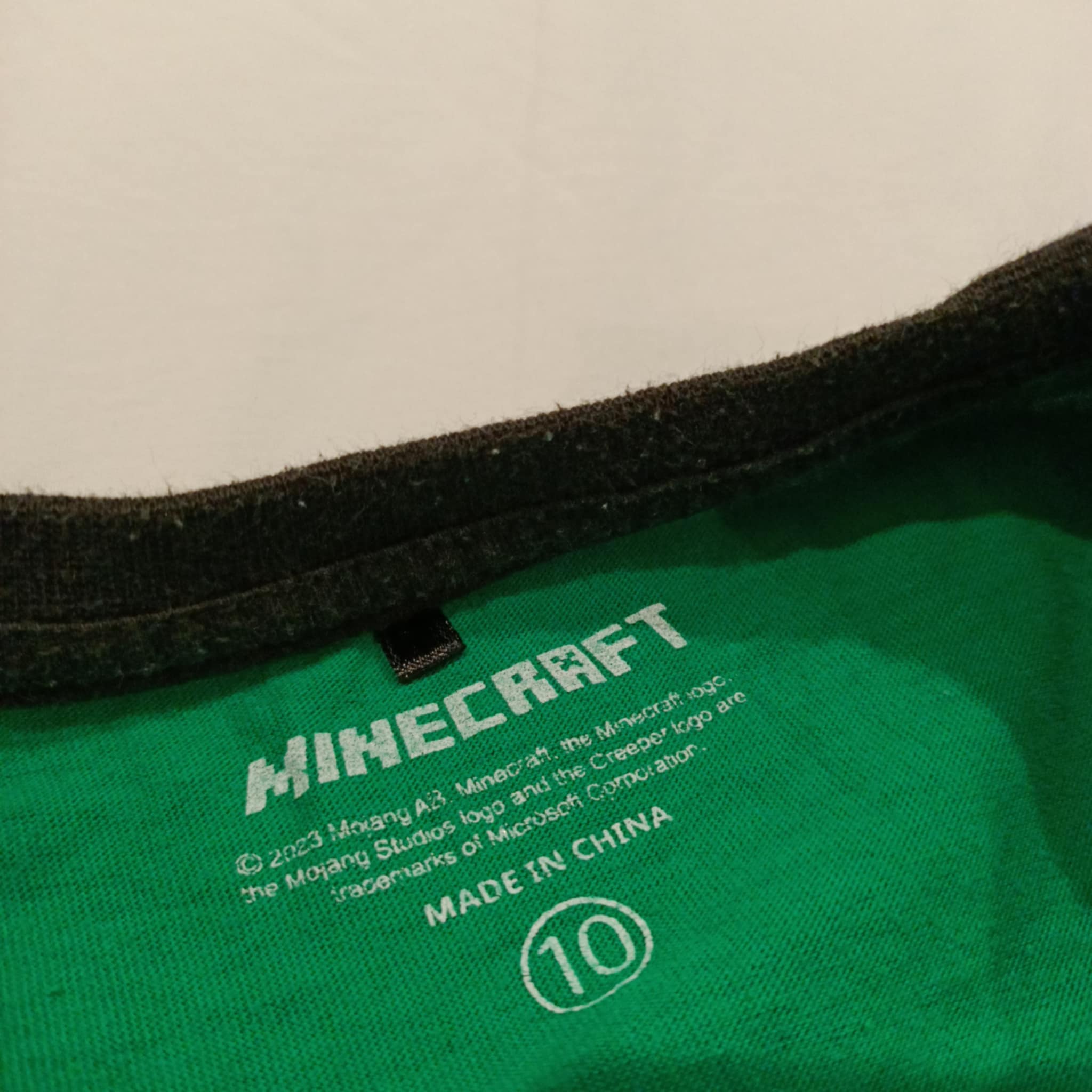 MINECRAFT tee size 10 boys black/green short sleeve