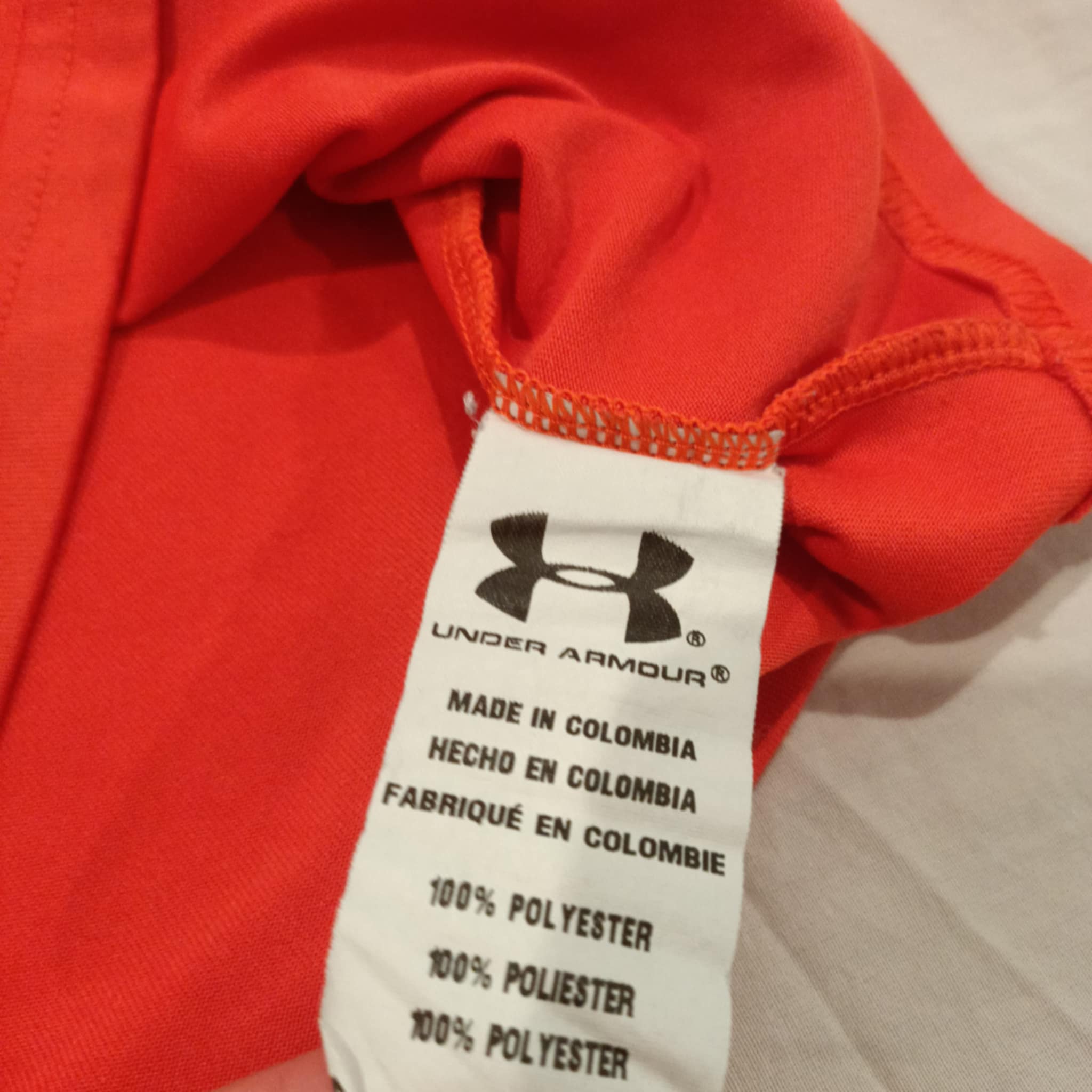 UNDER AMOUR tee size 7 boys short sleeve orange