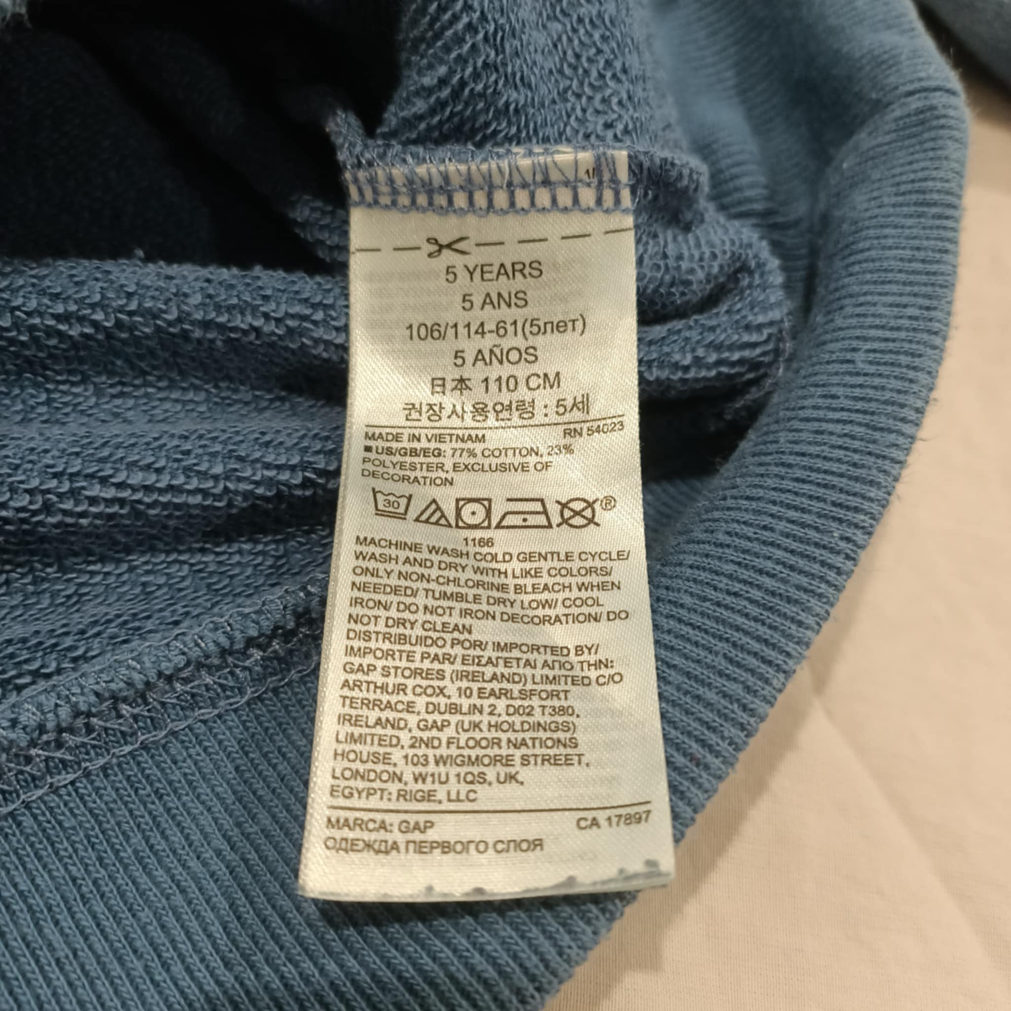 GAP jumper size 5 boys dark blue Shark