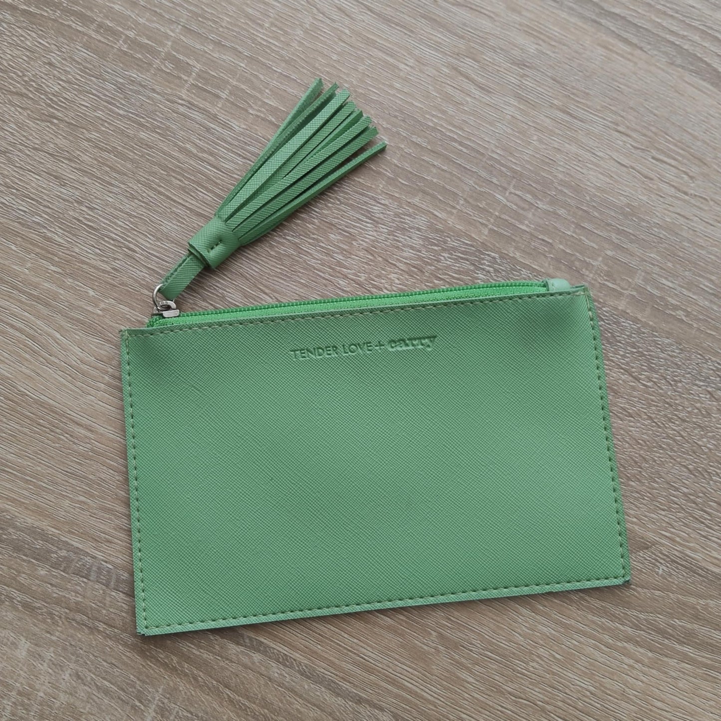 TENDER LOVE + CARRY zipper pouch green