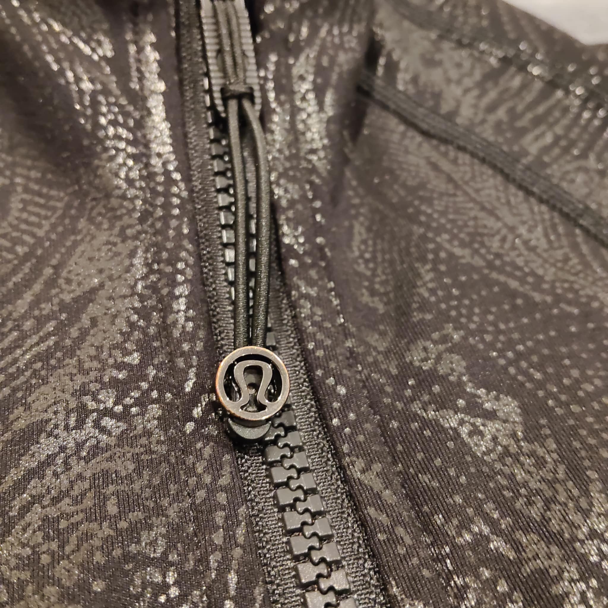 LULULEMON Defined Jacket Shine size 8 Lulu (size 12 NZ)