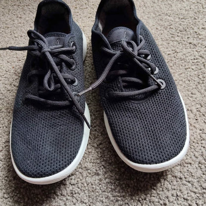 ALL BIRDS black sneakers size 9 Women