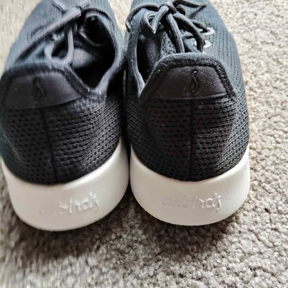 ALL BIRDS black sneakers size 9 Women