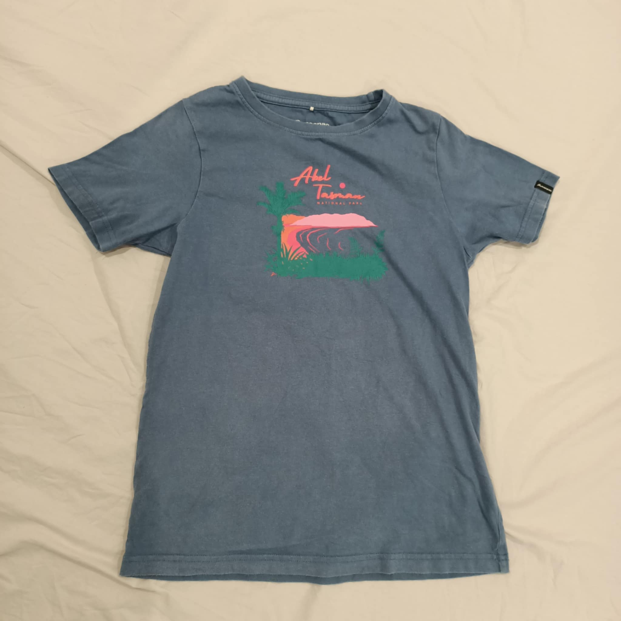 MACPAC tee size 12y unisex short sleeve Abel Tasman