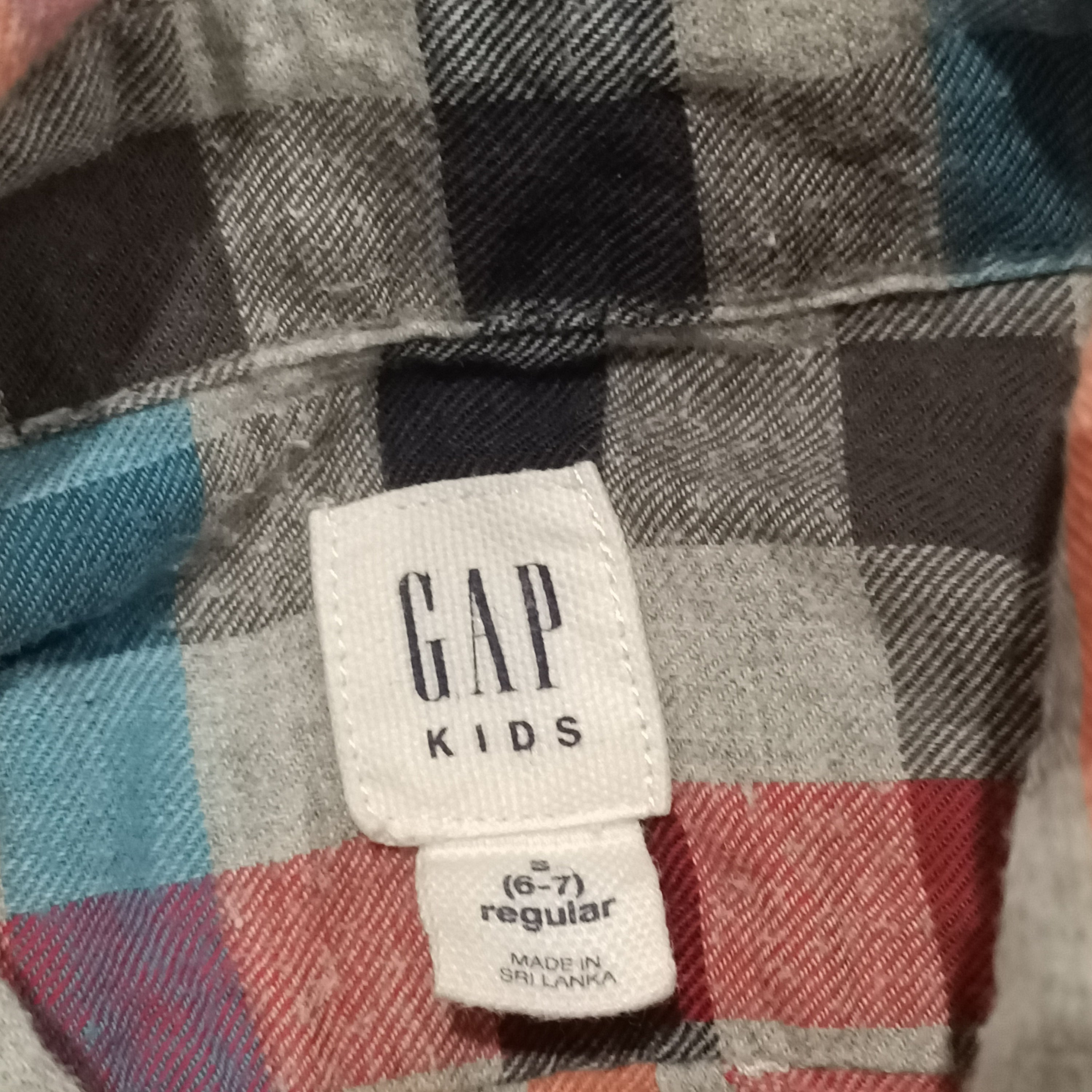 GAP shirt size 6-7y boys long sleeve