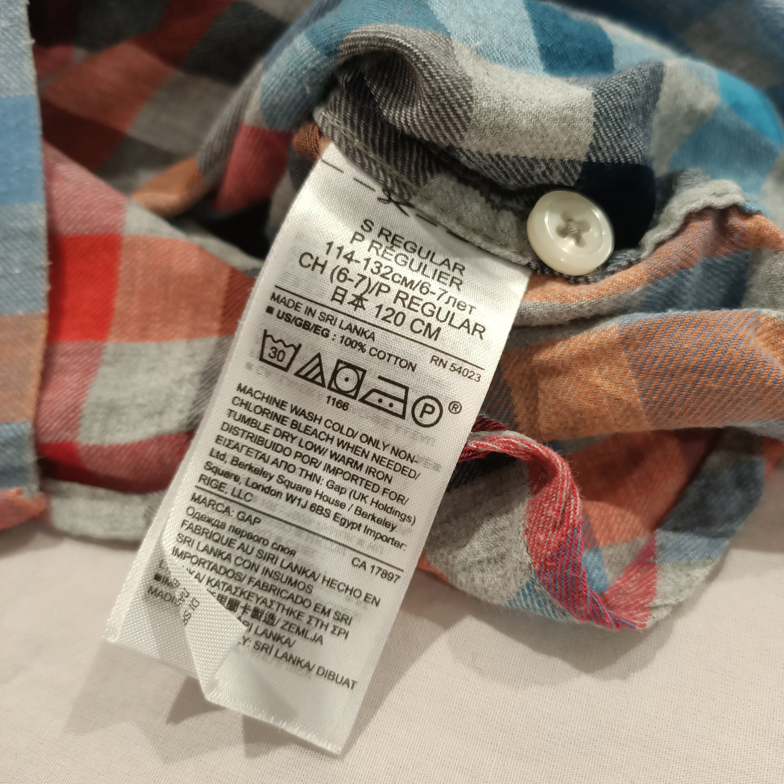 GAP shirt size 6-7y boys long sleeve