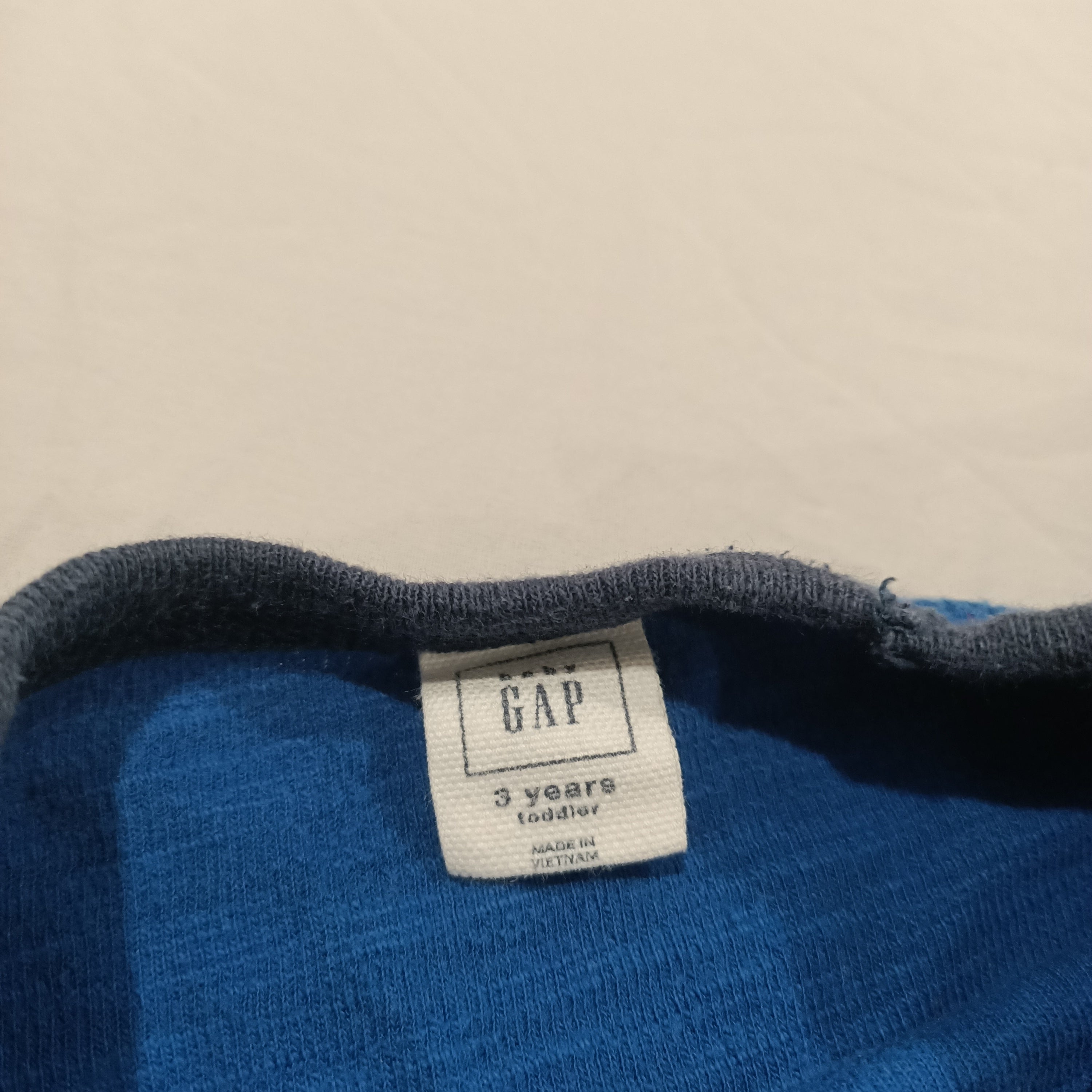 GAP top size 3 boys blue long sleeve