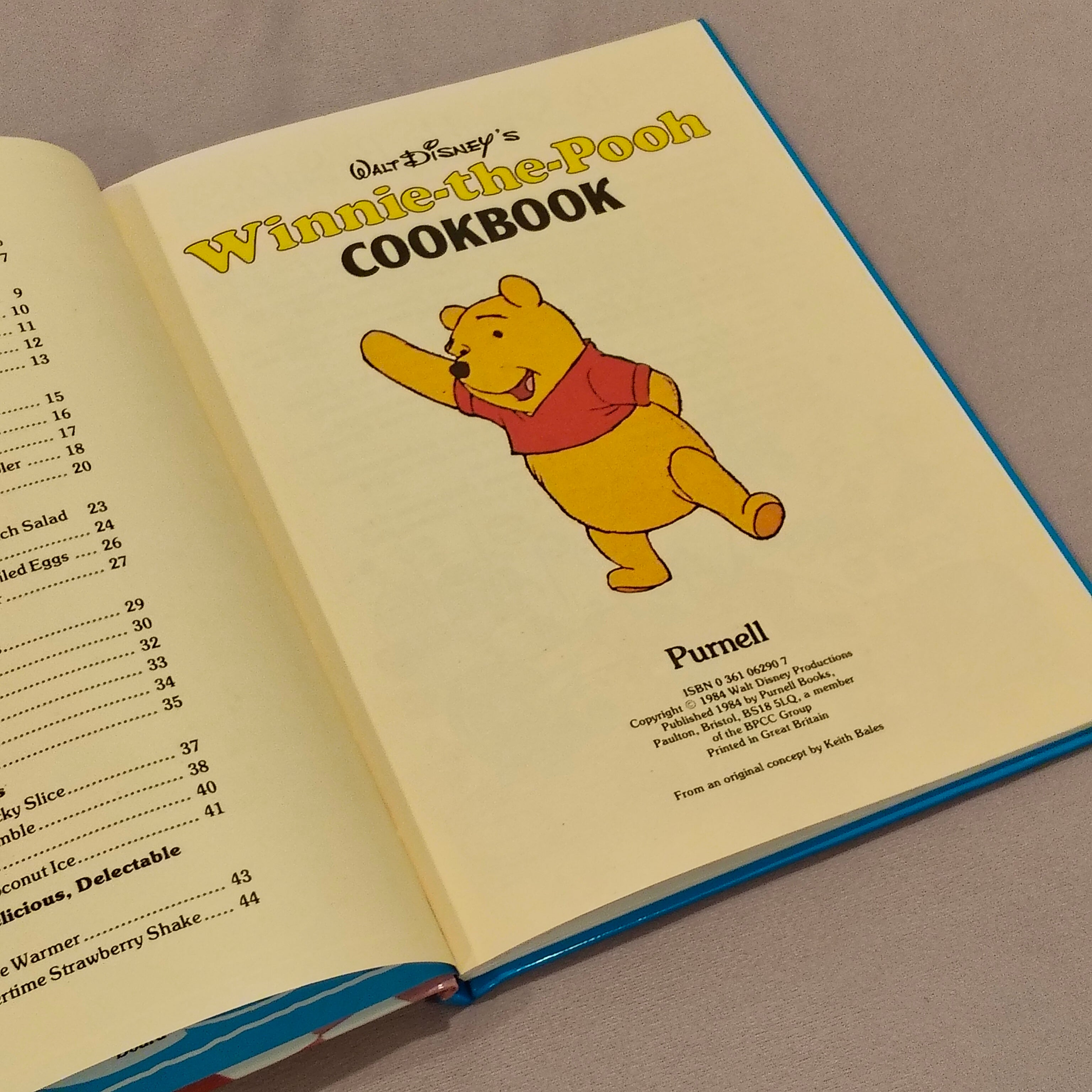 Vintage WINNIE THE POOH Cookbook