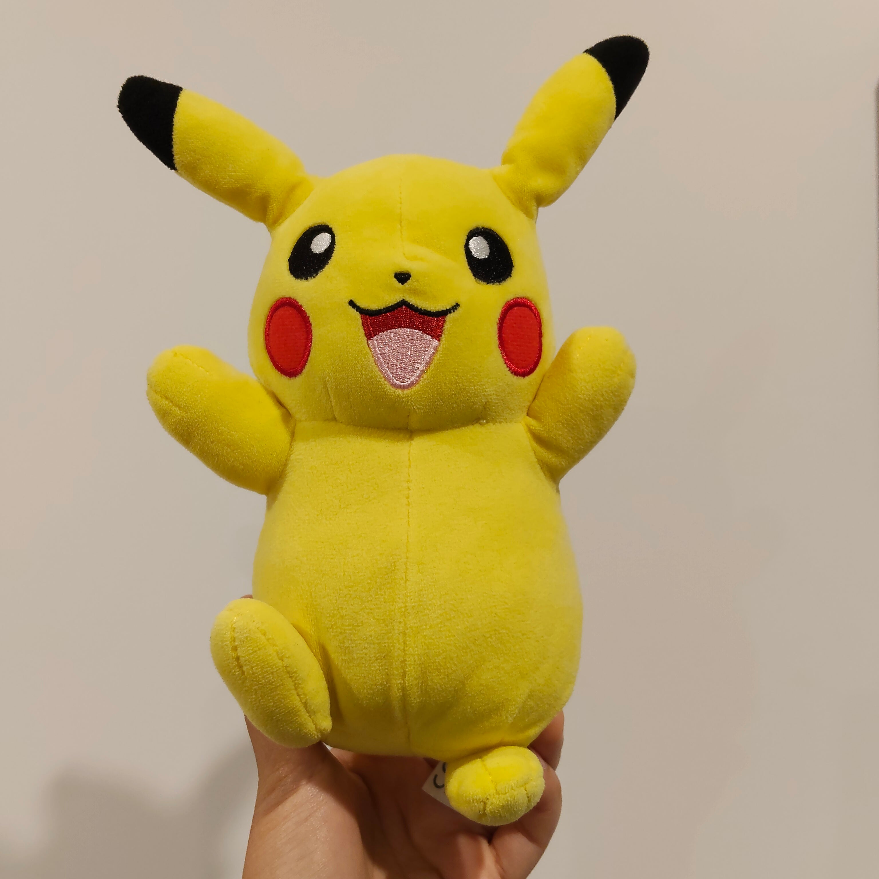 POKEMON Pikachu plush 20cm