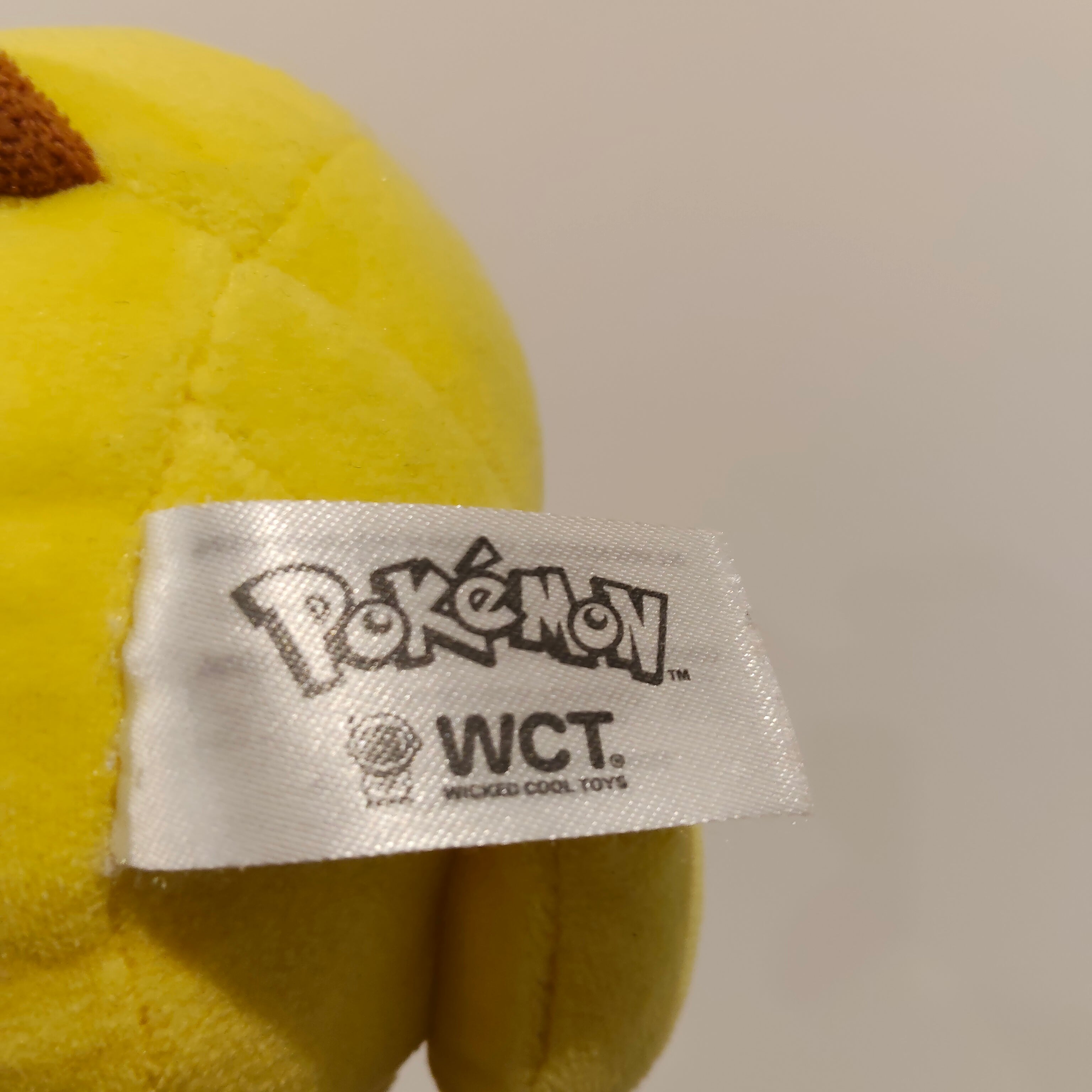 POKEMON Pikachu plush 20cm