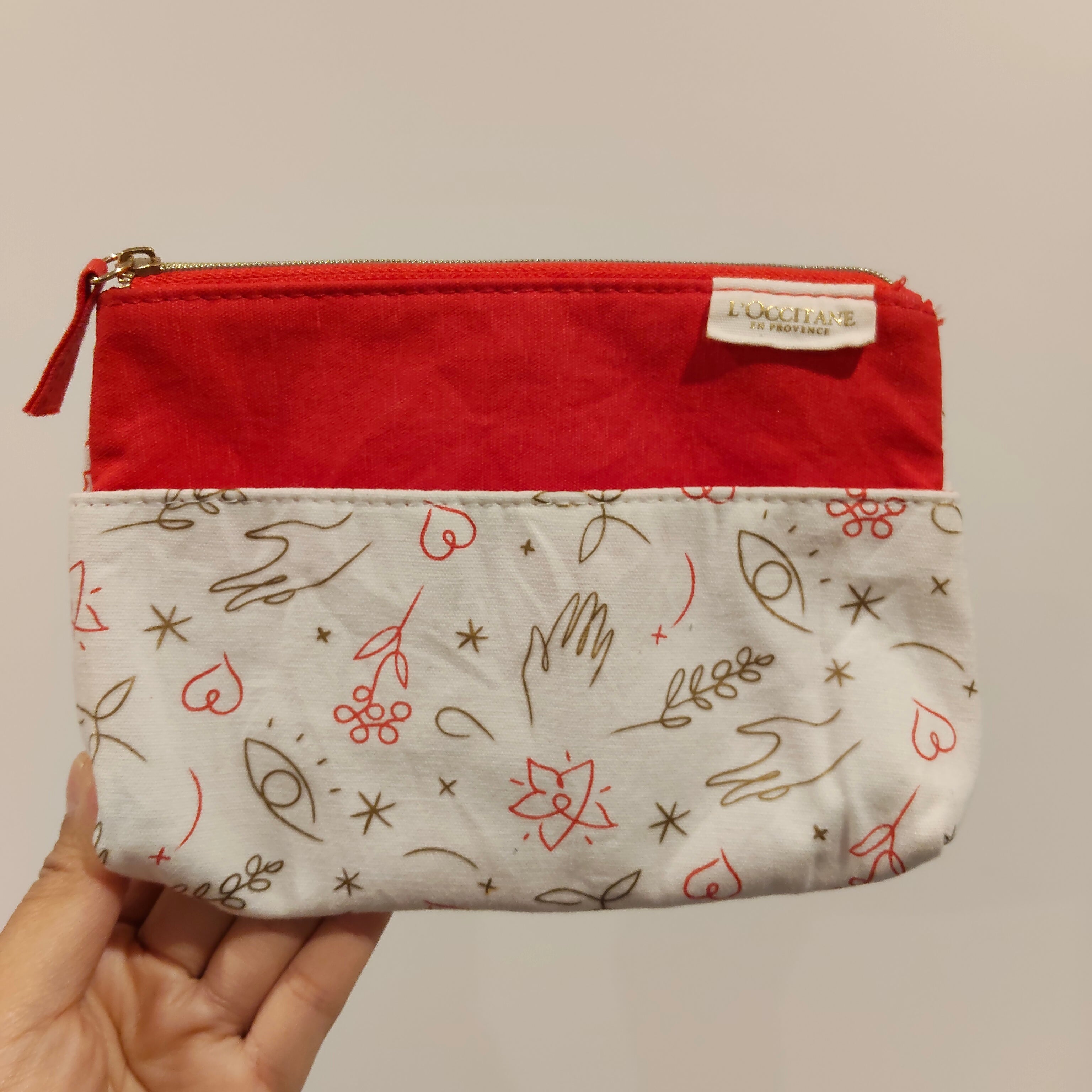 L'OCCITANE makeup pouch/bag