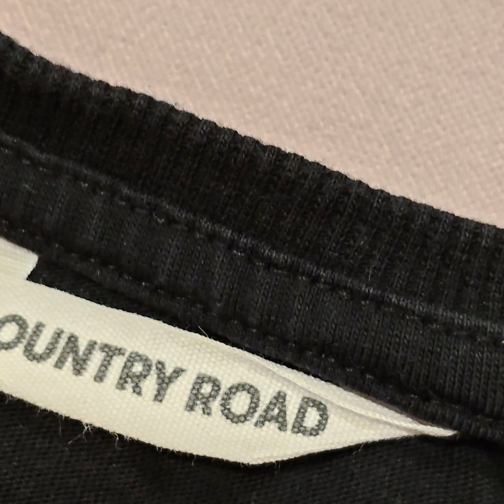 COUNTRY ROAD top size 2 girls black short sleeve