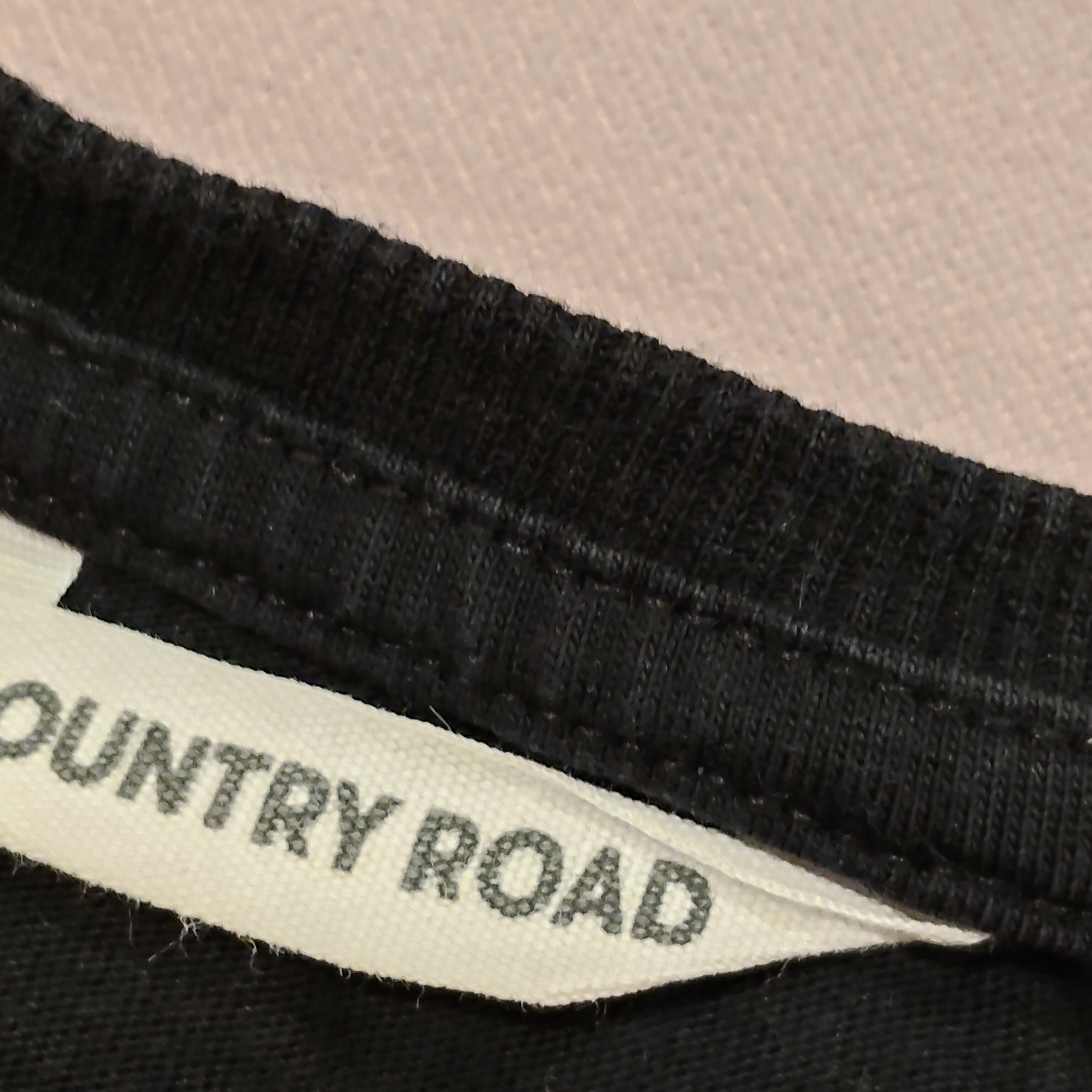 COUNTRY ROAD top size 2 girls black short sleeve