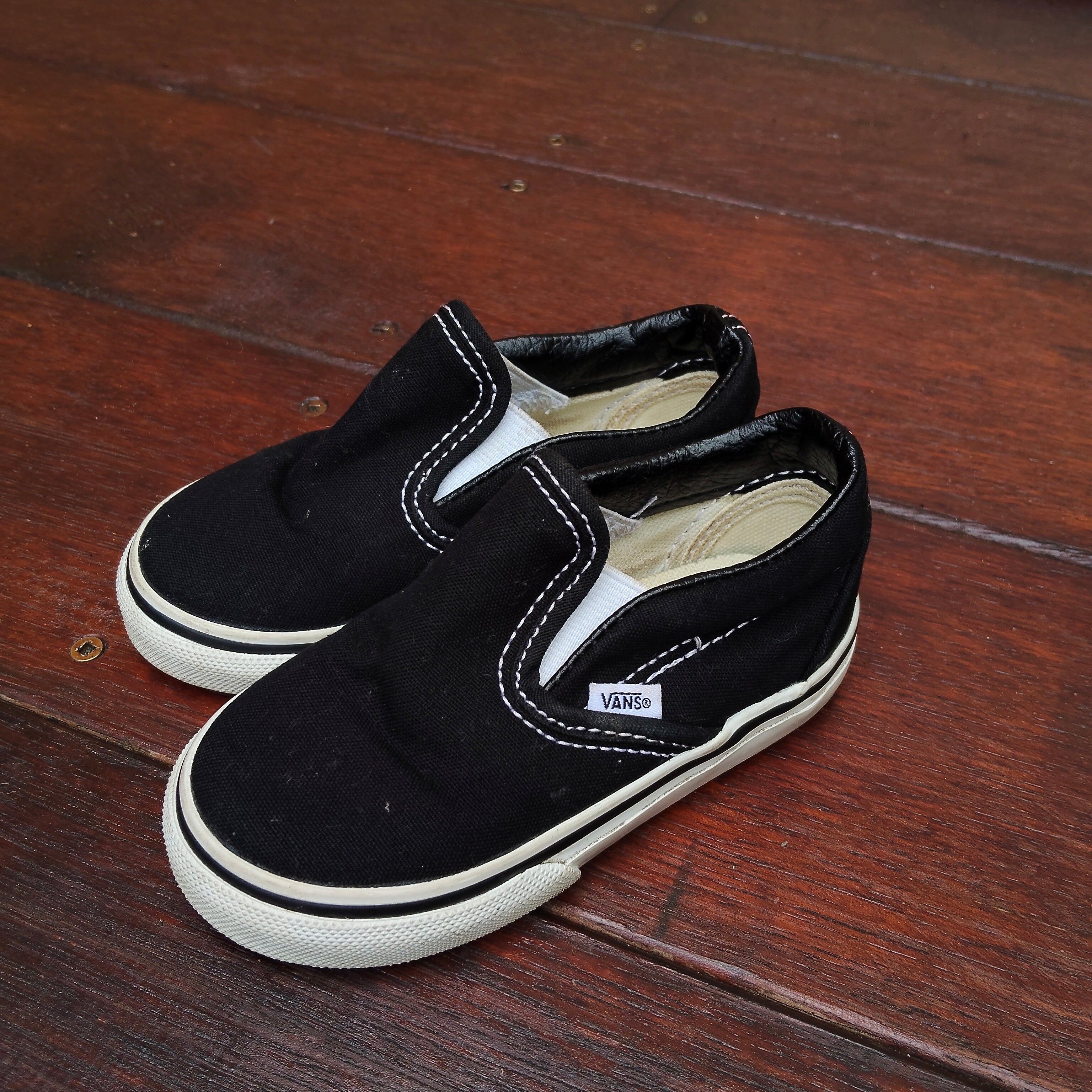 VANS Classic Ship-On toddler shoes size 6US 12cm black