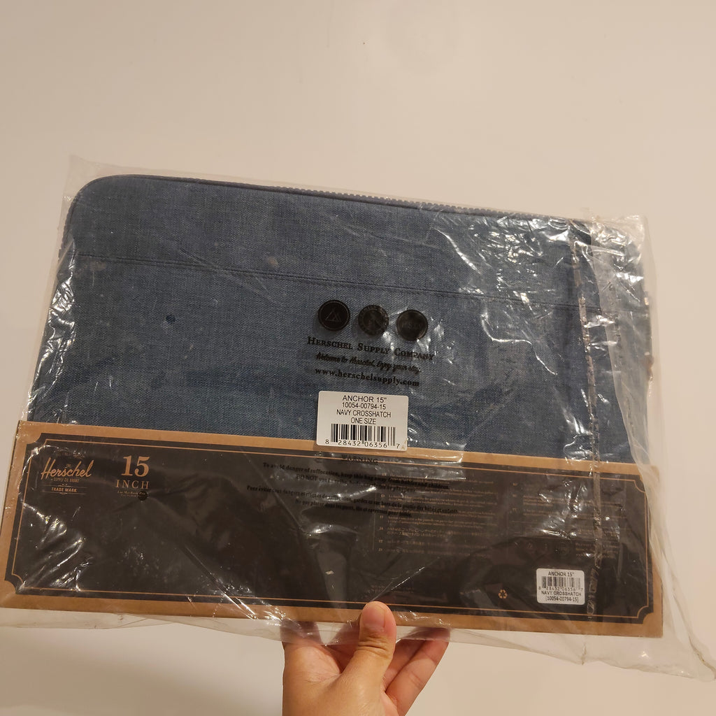 *NEW HERSCHEL laptop/tablet bag BNWT
