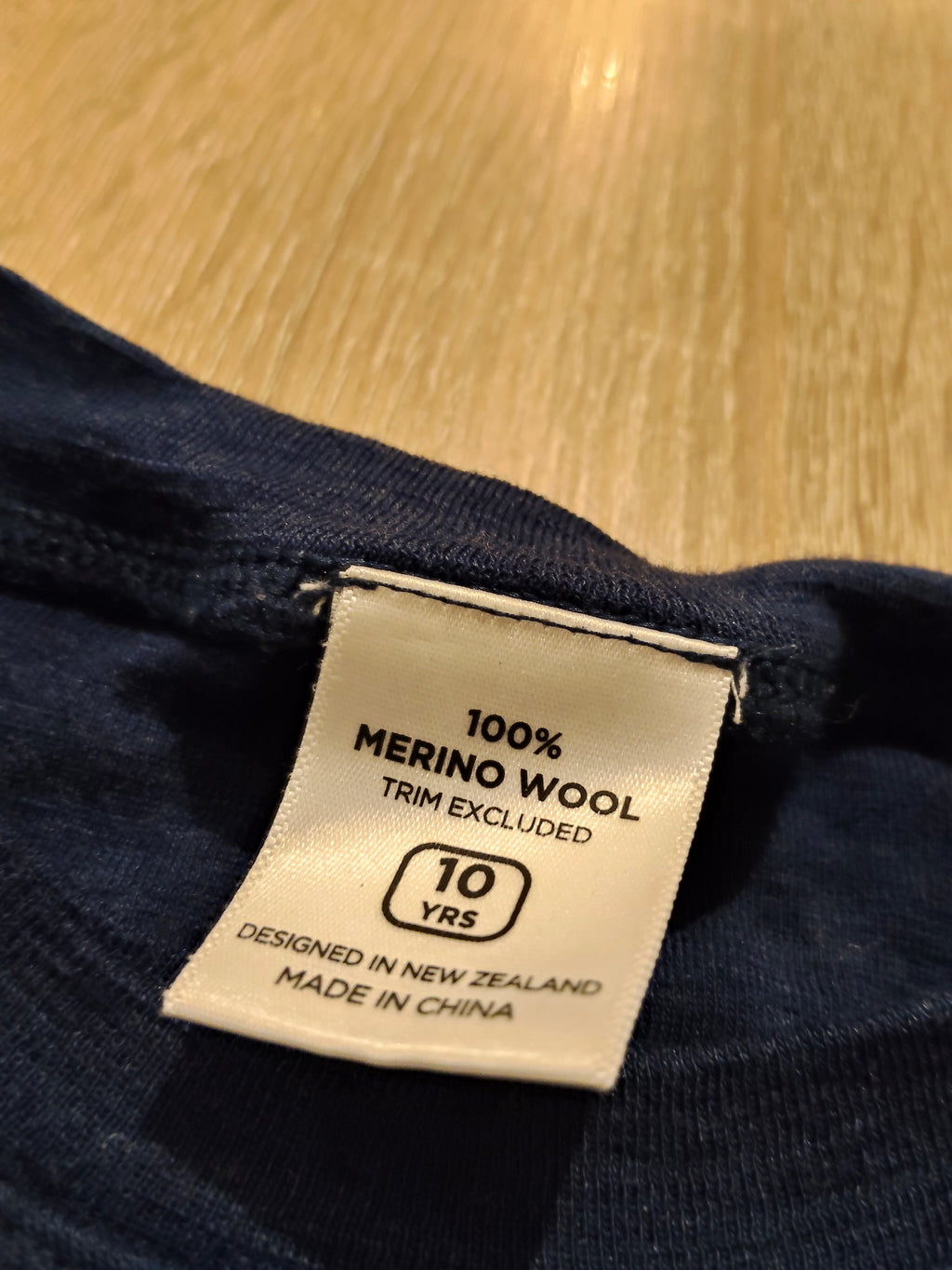 MACPAC 100% Merino top size 10yrs unisex kids navy