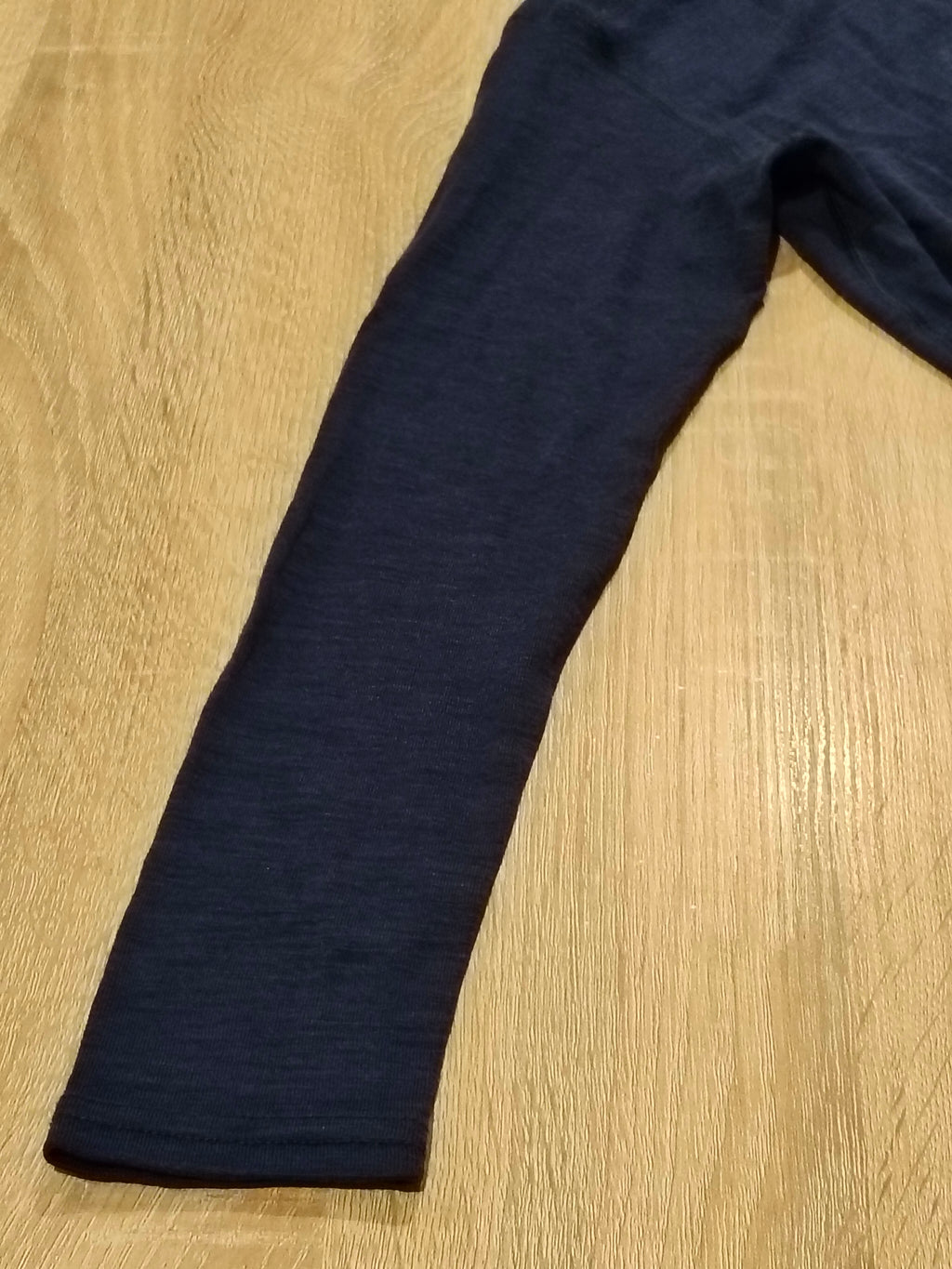 MACPAC 100% Merino top size 10yrs unisex kids navy