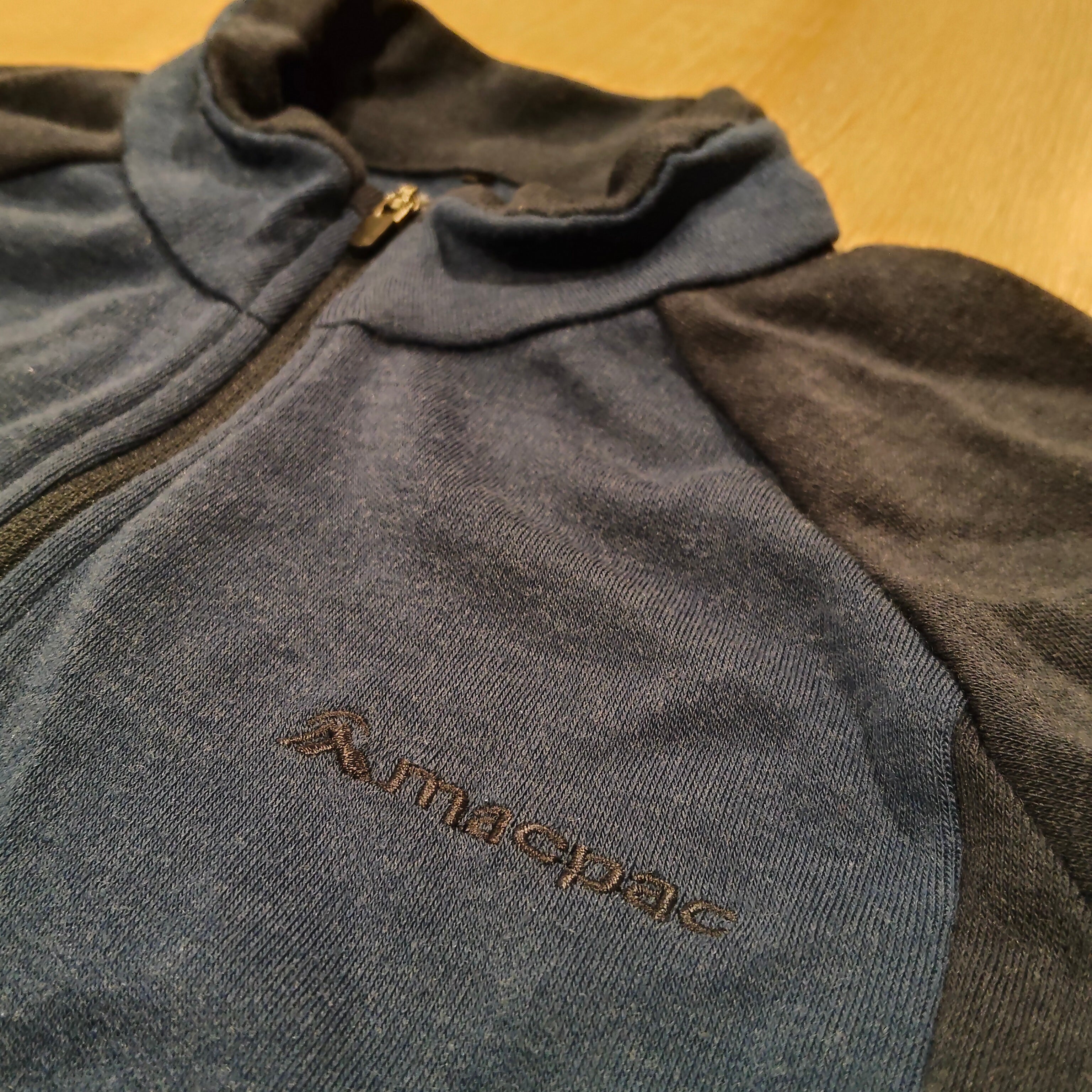 MACPAC 100% Merino jumper size 10yrs unisex kids