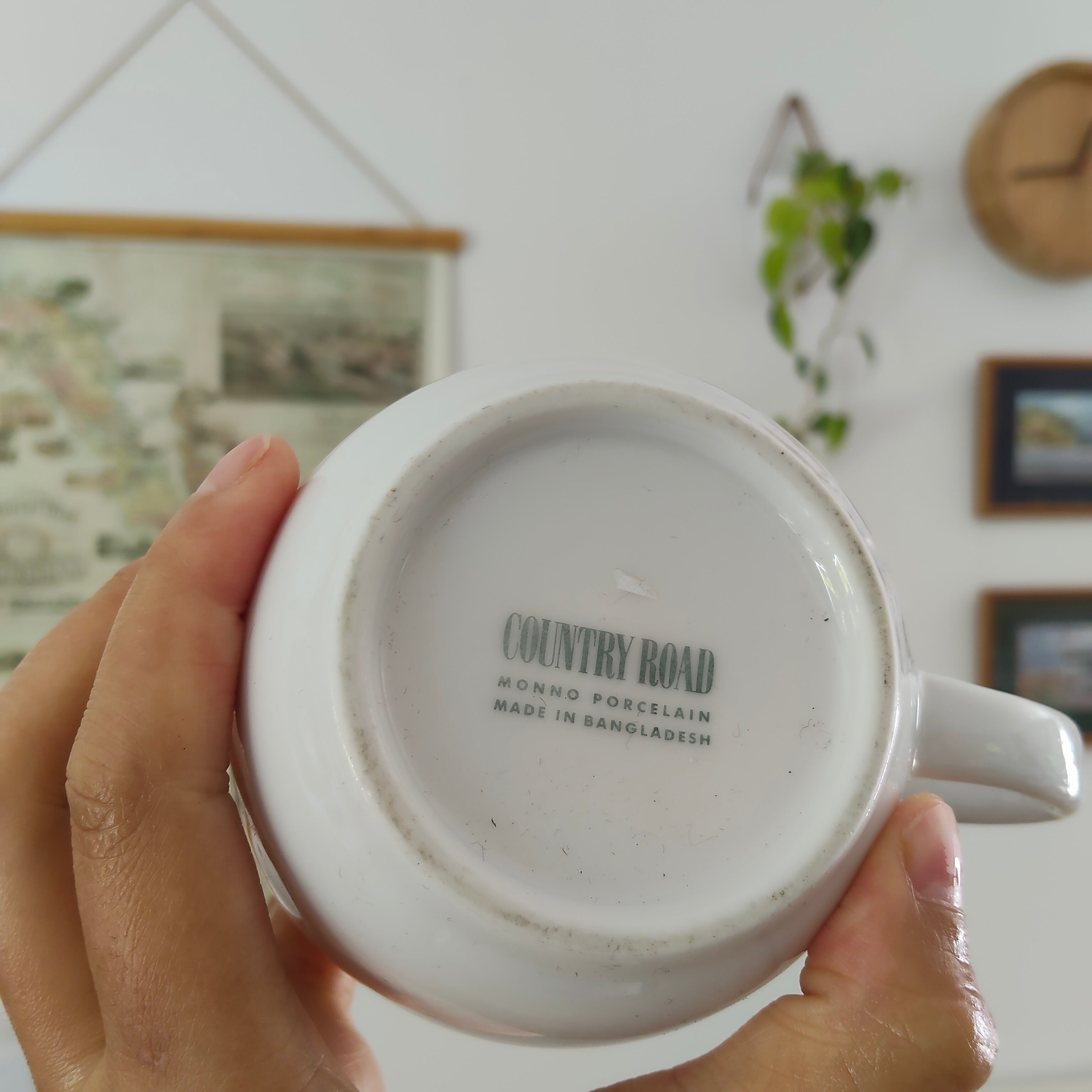 COUNTRY ROAD mug white
