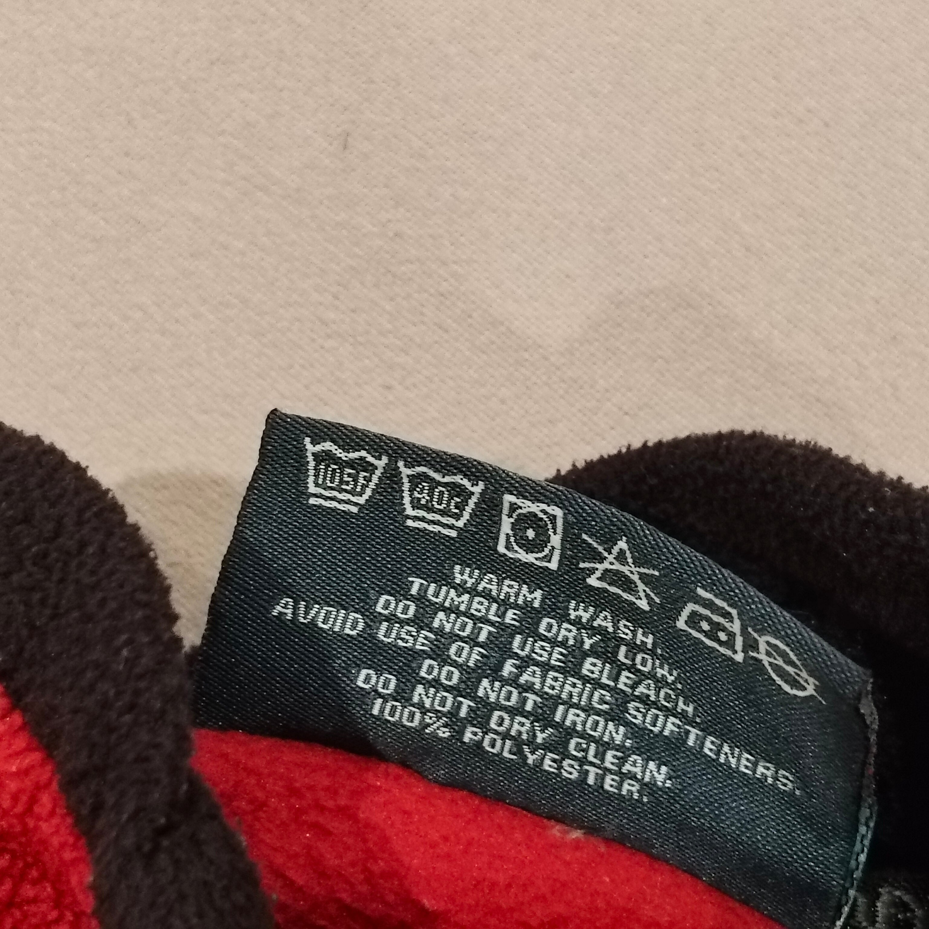 KATHMANDU vest size 4 unisex kids RED