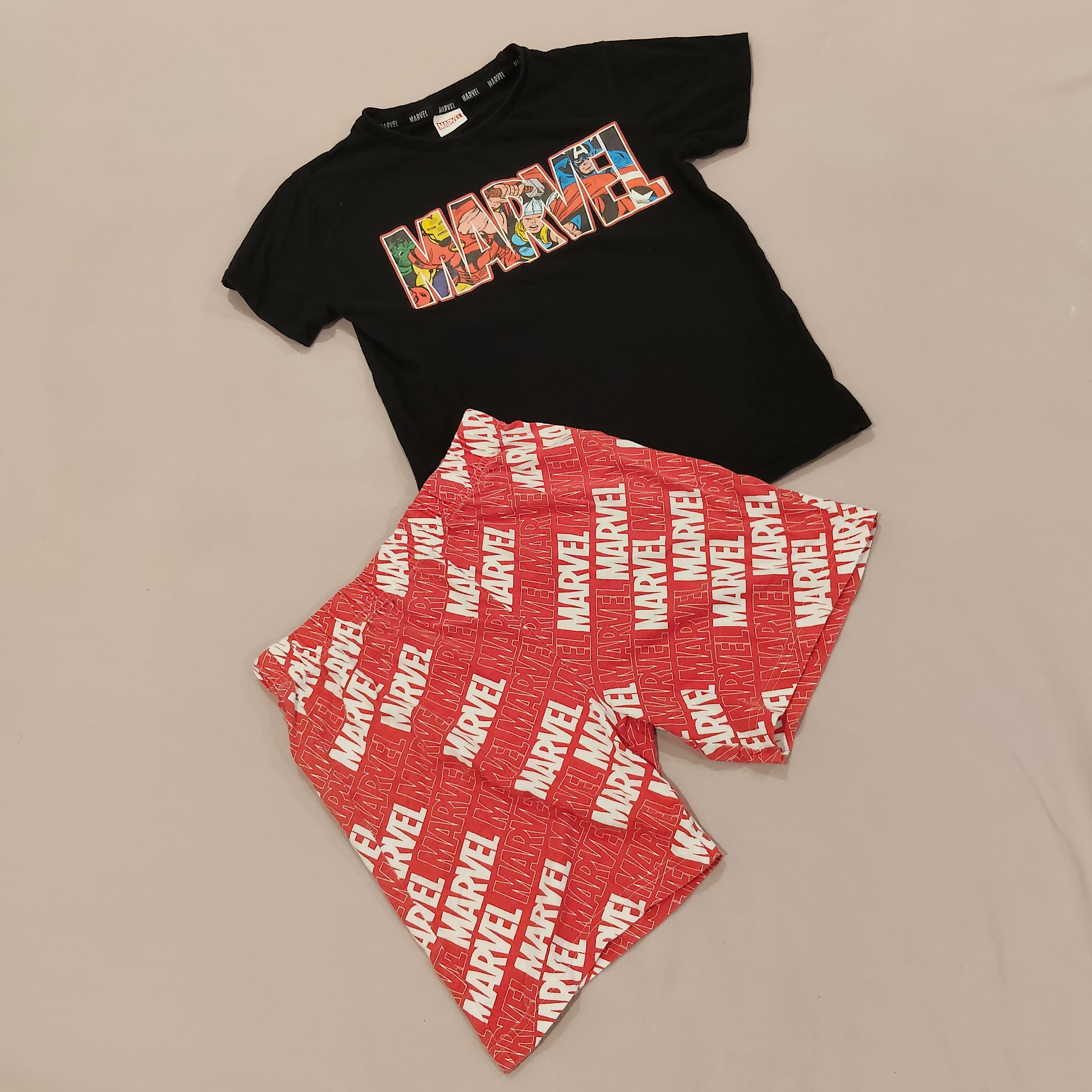 MARVEL pyjama set size 9-10 boys short sleeve
