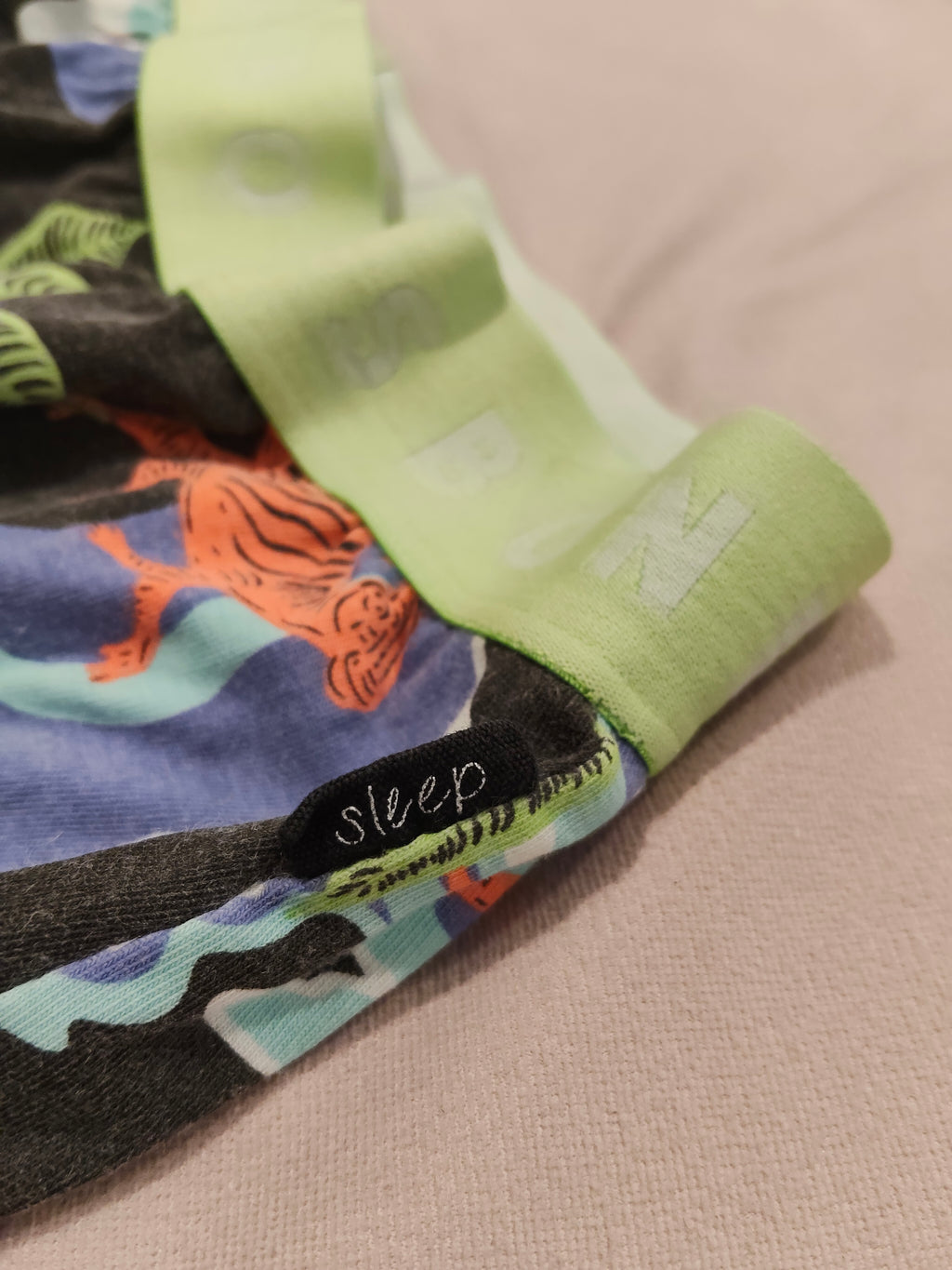 BONDS sleep set size 14 boys Dinosaur short sleeve