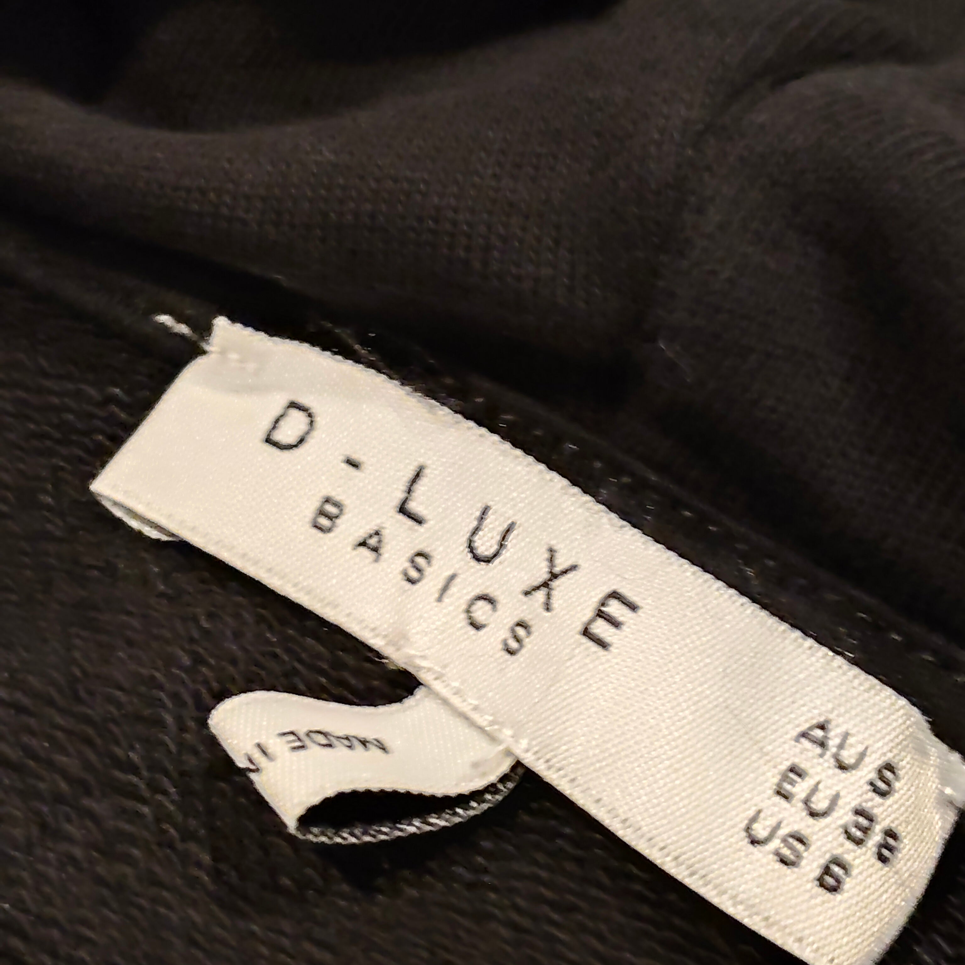 DECJUBA D-LUXE crop hoodie size S-M Women black