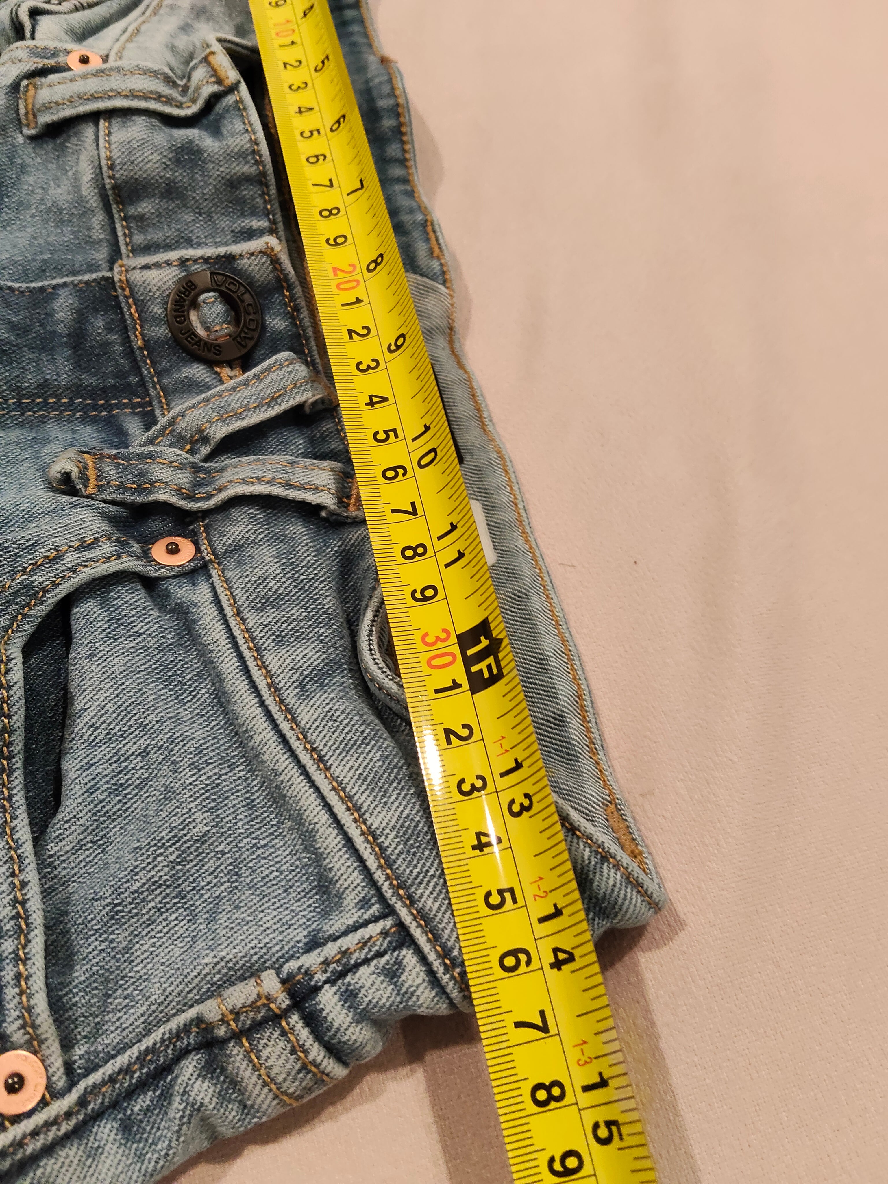 VOLCOM jeans size 28 Women Modern Straight