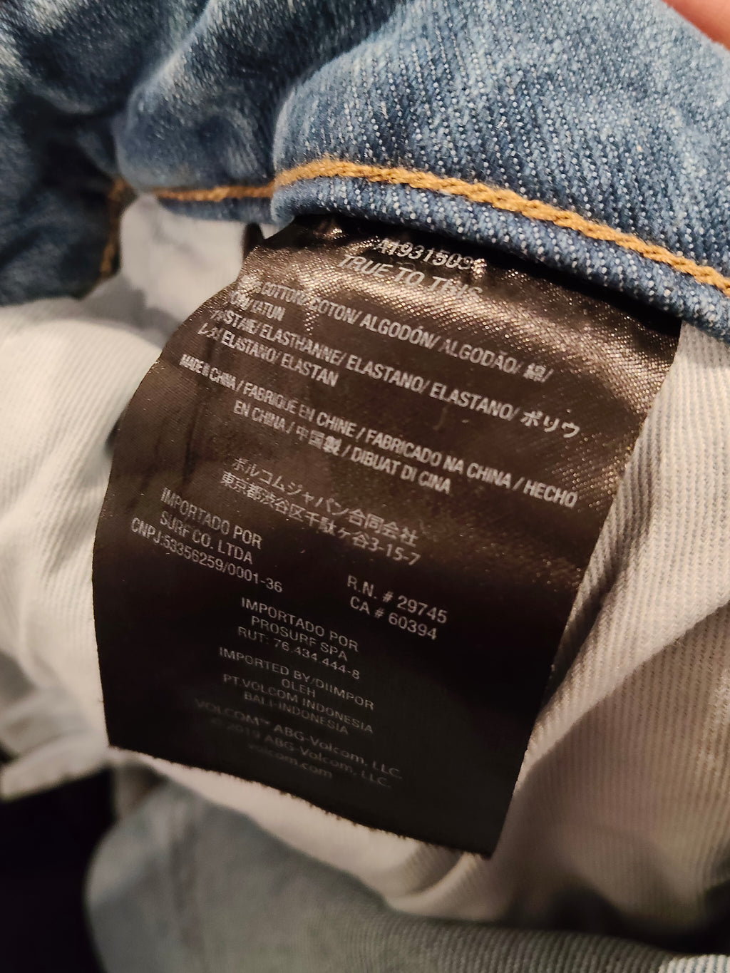 VOLCOM jeans size 28 Women Modern Straight