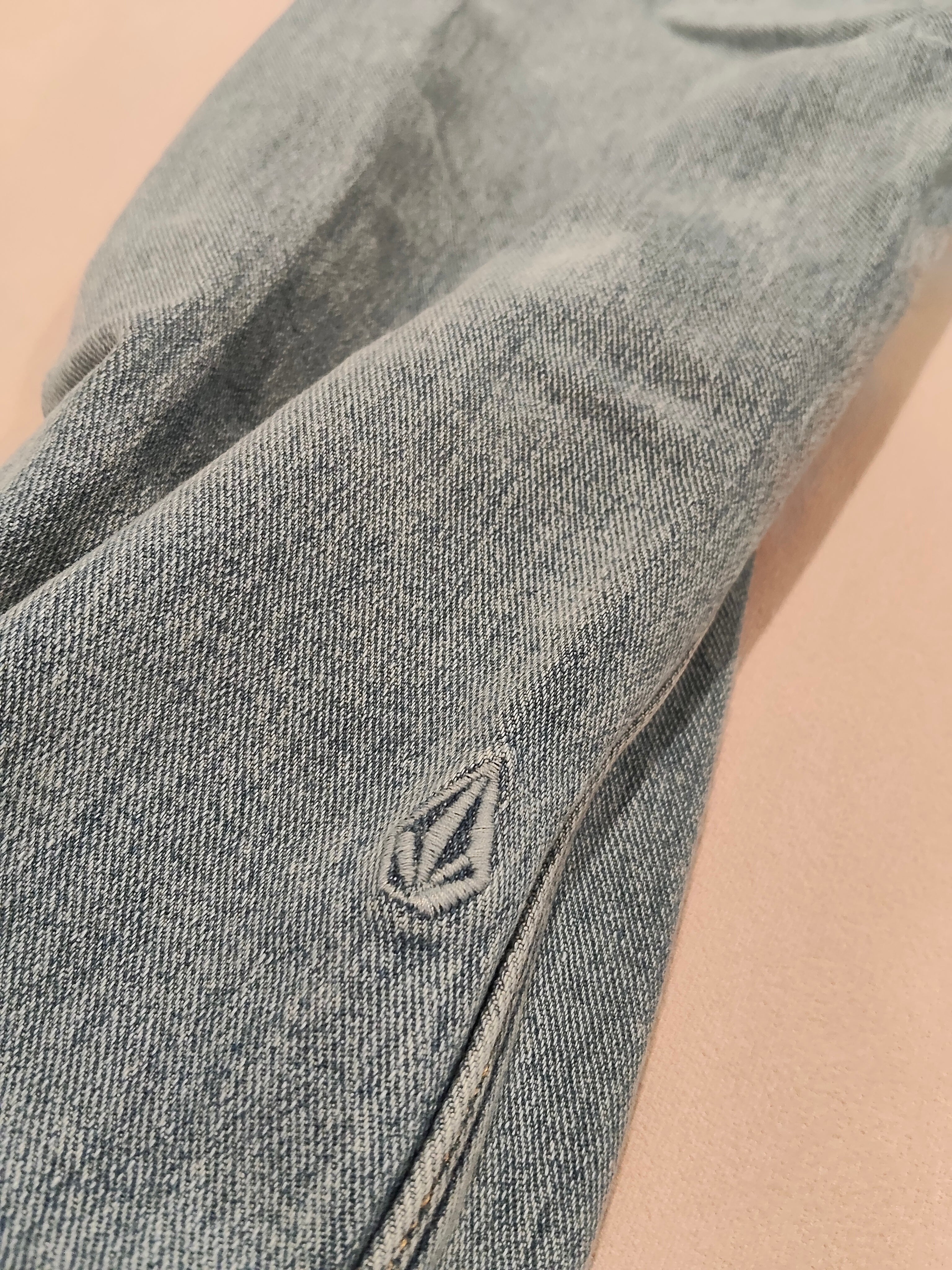 VOLCOM jeans size 28 Women Modern Straight