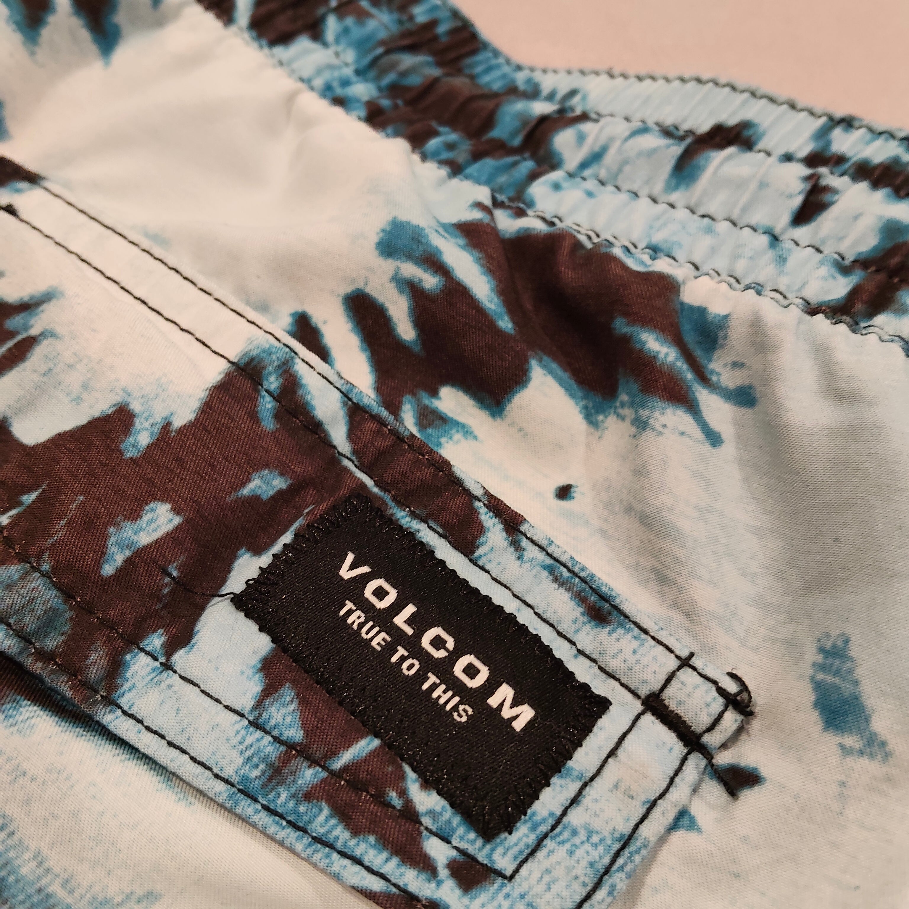 VOLCOM shorts size 12y boys