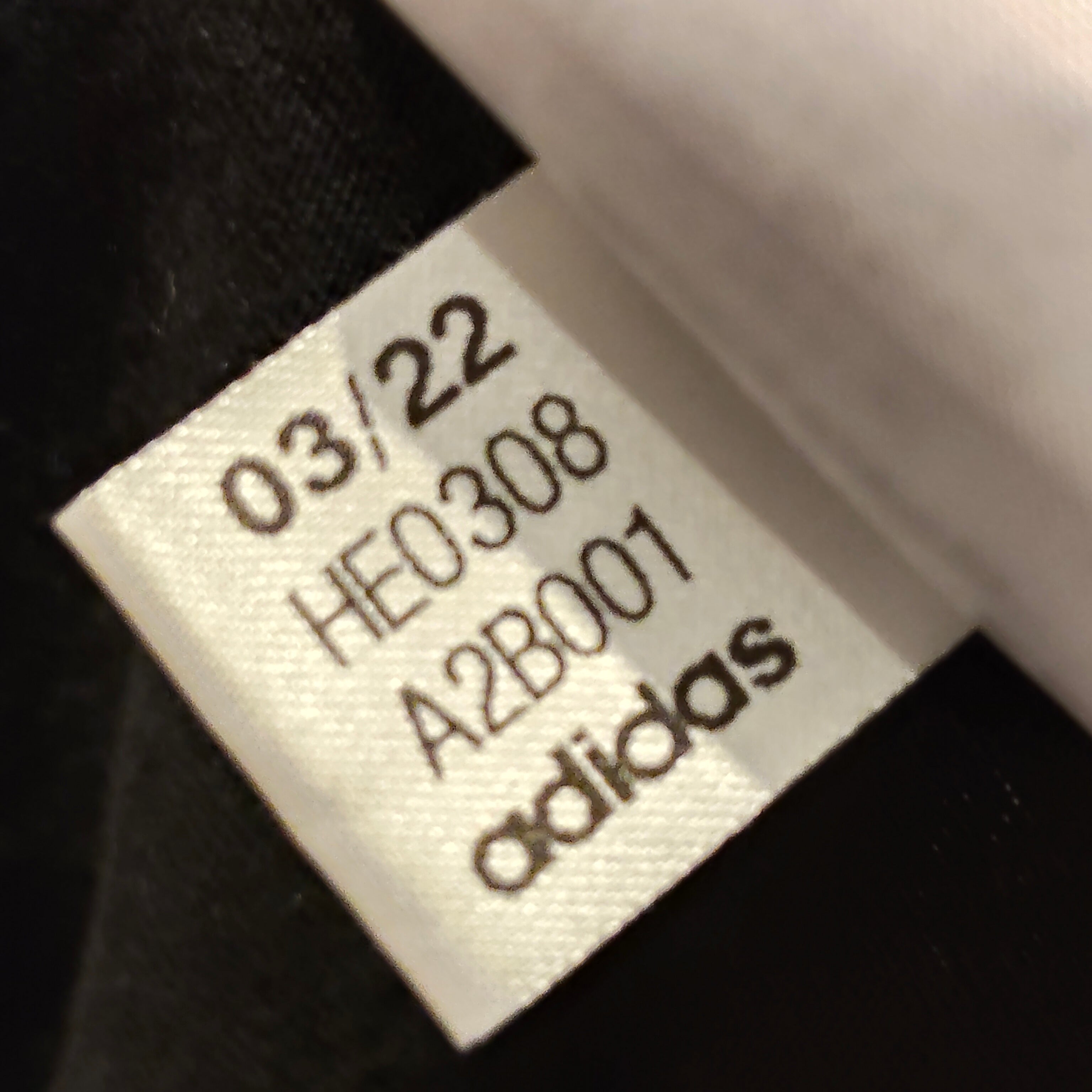 ADIDAS boxy tee size M Women short sleeve Black