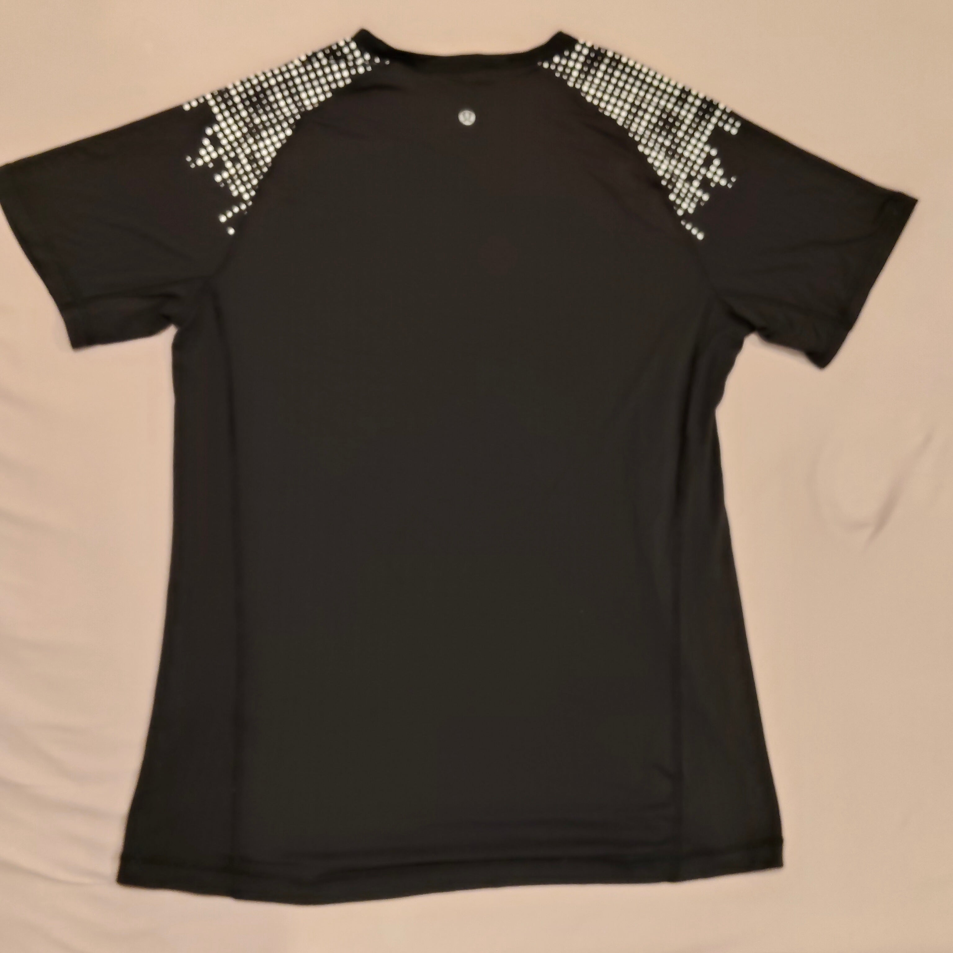 LULULEMON tee size 14-16 Women