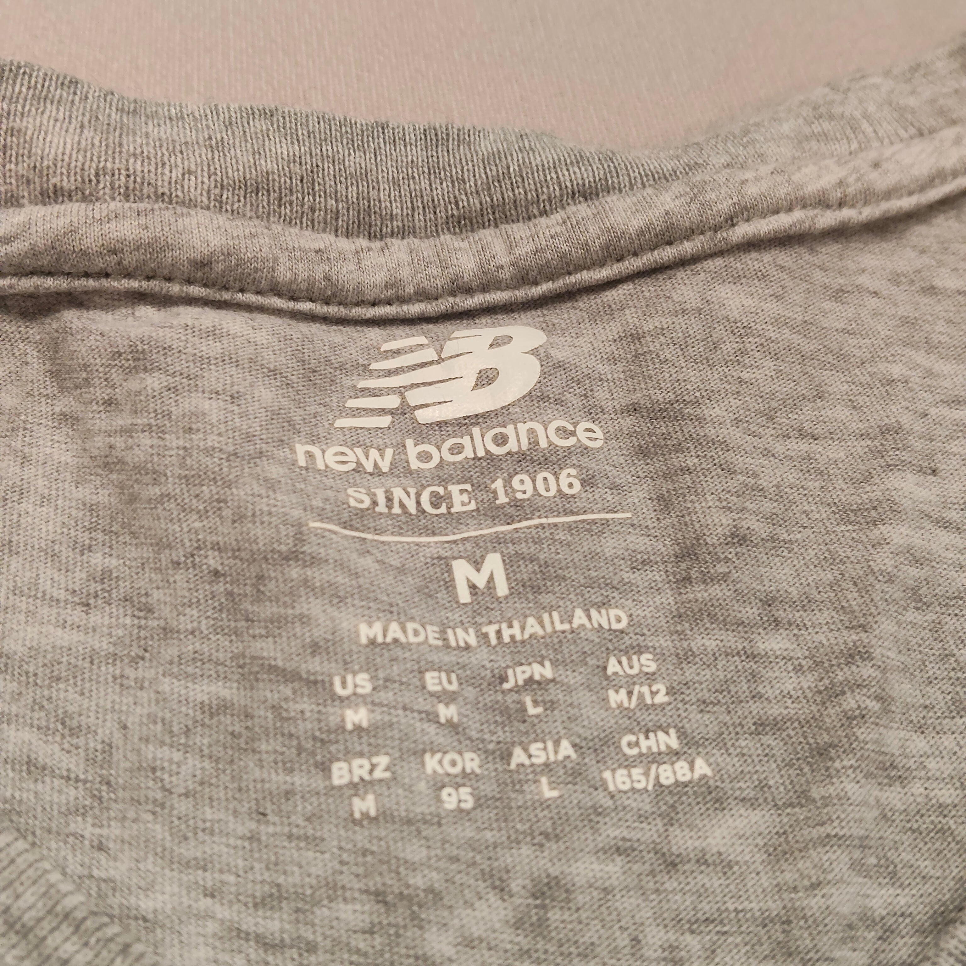 NEW BALANCE boxy tee size M Women grey