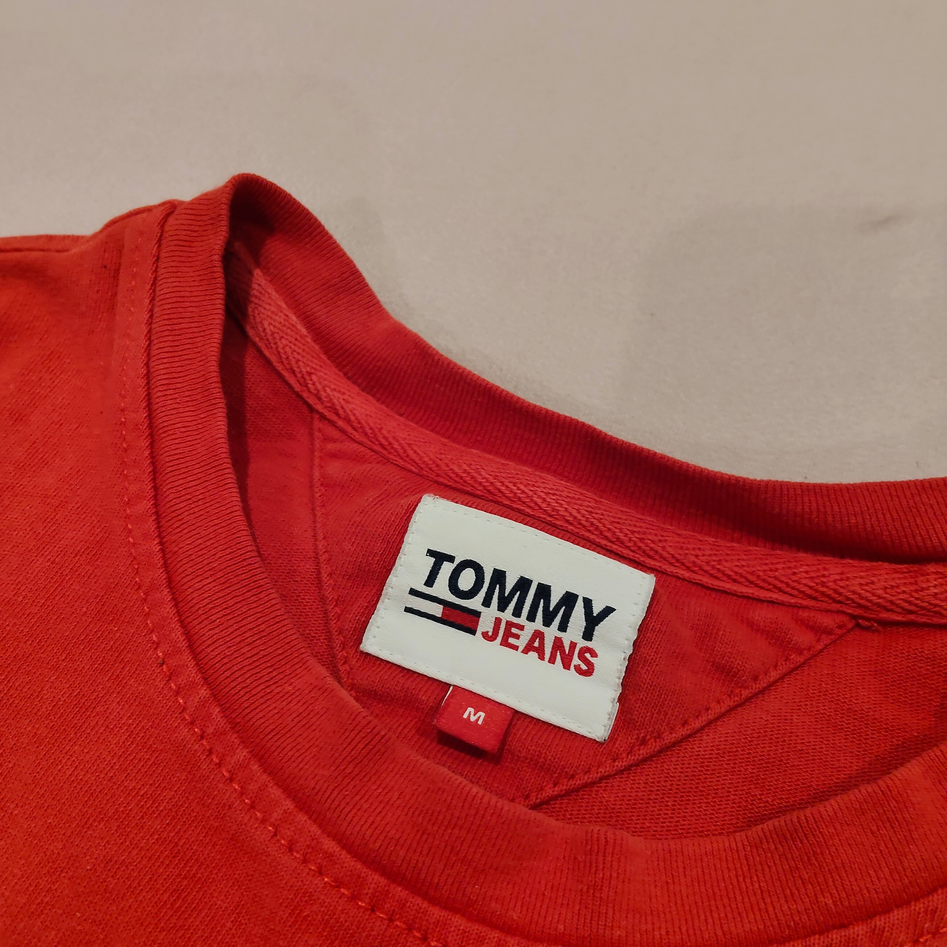 TOMMY JEANS tee size M men Red