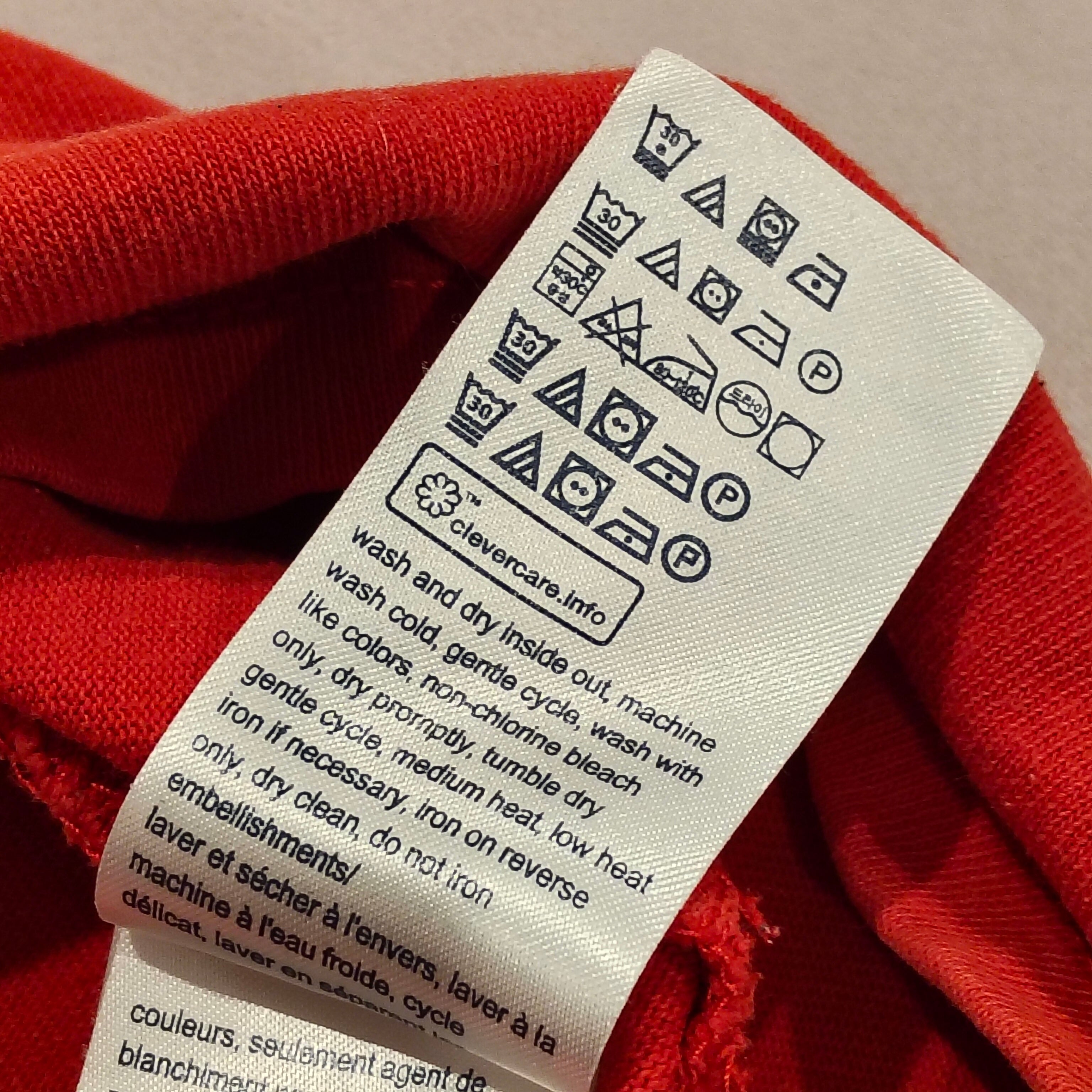 TOMMY JEANS tee size M men Red