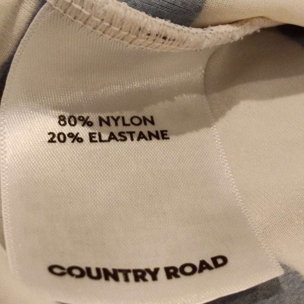 COUNTRY ROAD swim top size 8-9y boys long sleeve
