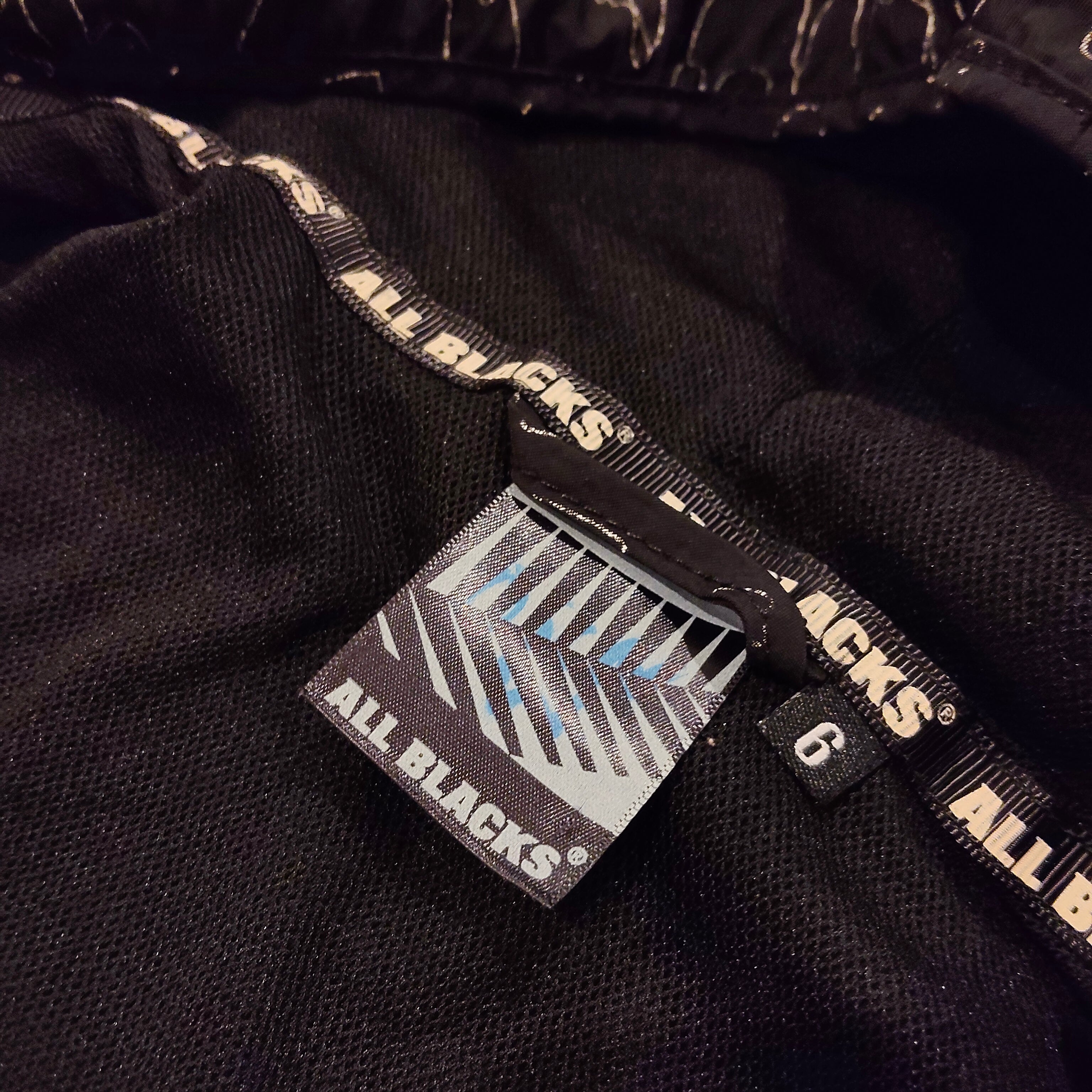 ALL BLACKS lightweight wind jacket size 6 boys