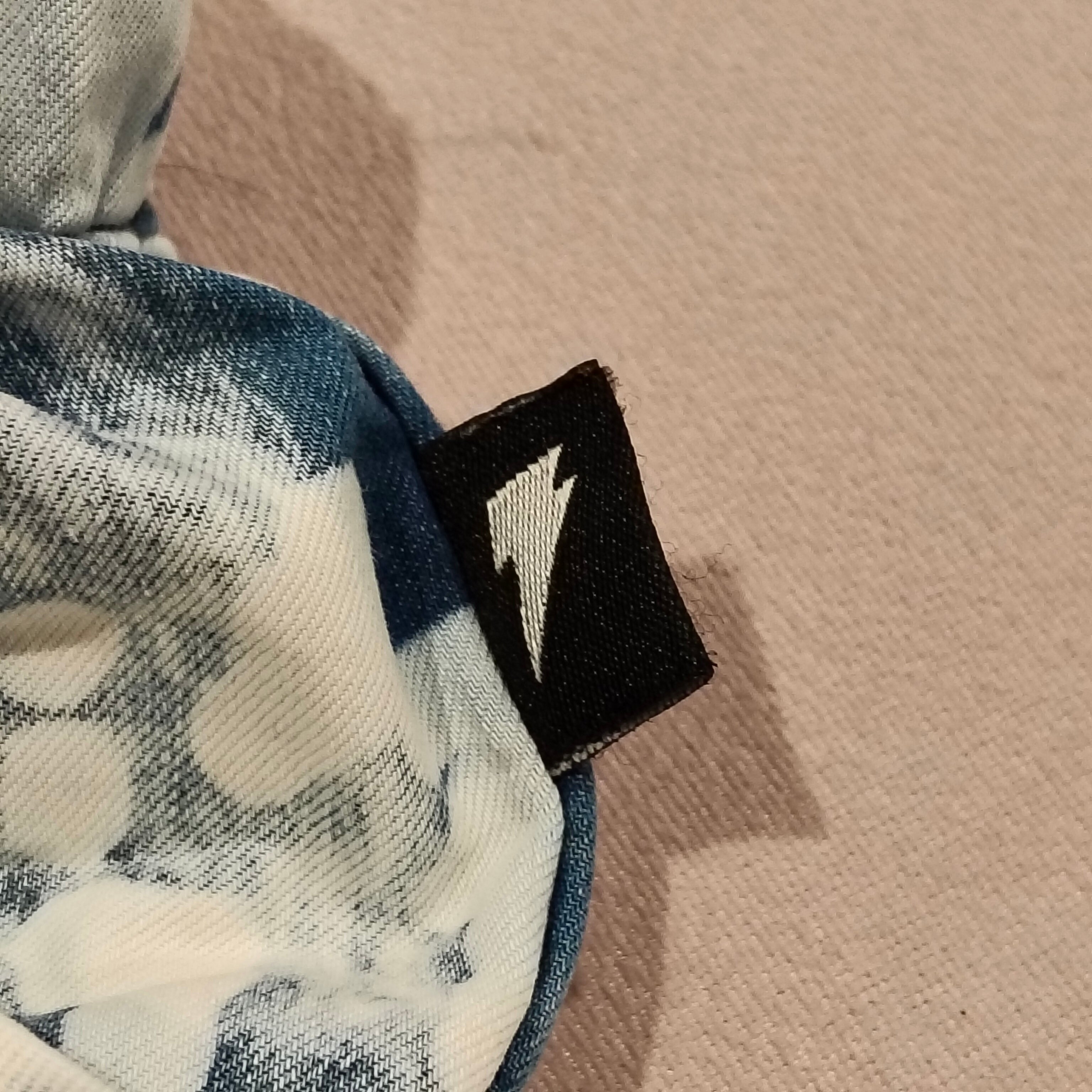 RADICOOL DUDE size 5 boys shorts (kindy condition)