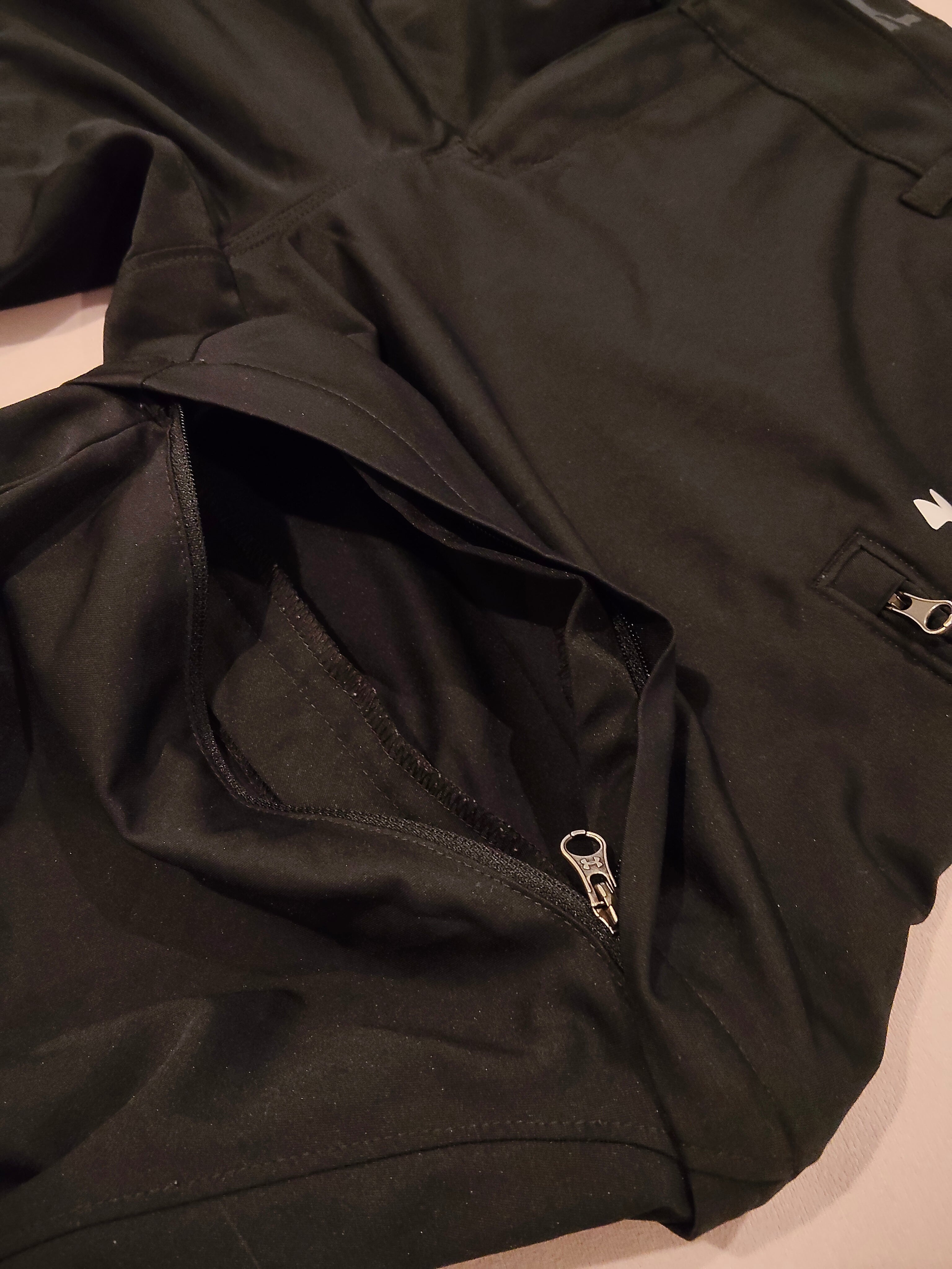 UNDER ARMOUR Convertible Pants size 42 Mens black