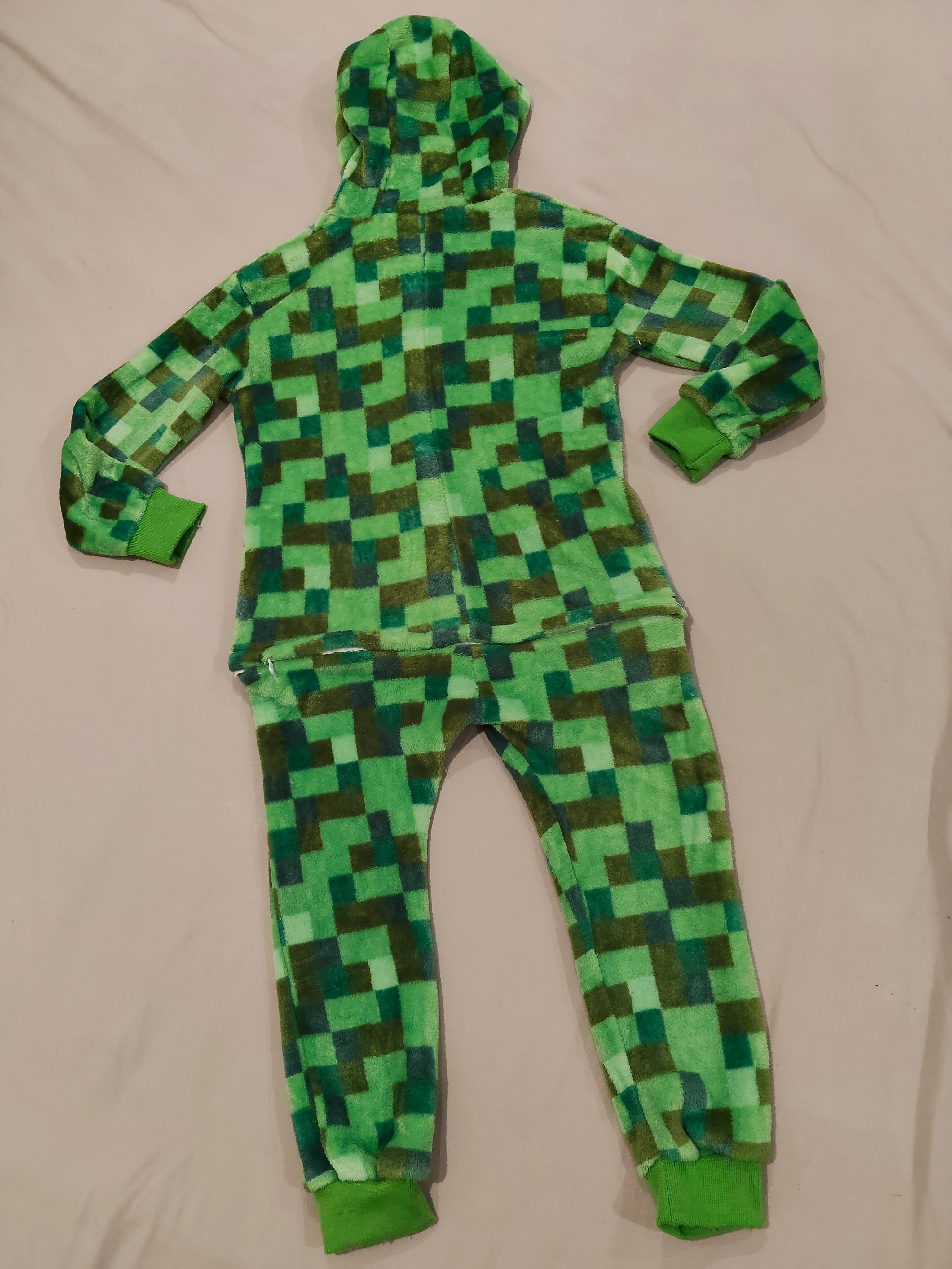 MINECRAFT Creeper Onesie size 6-8y boys